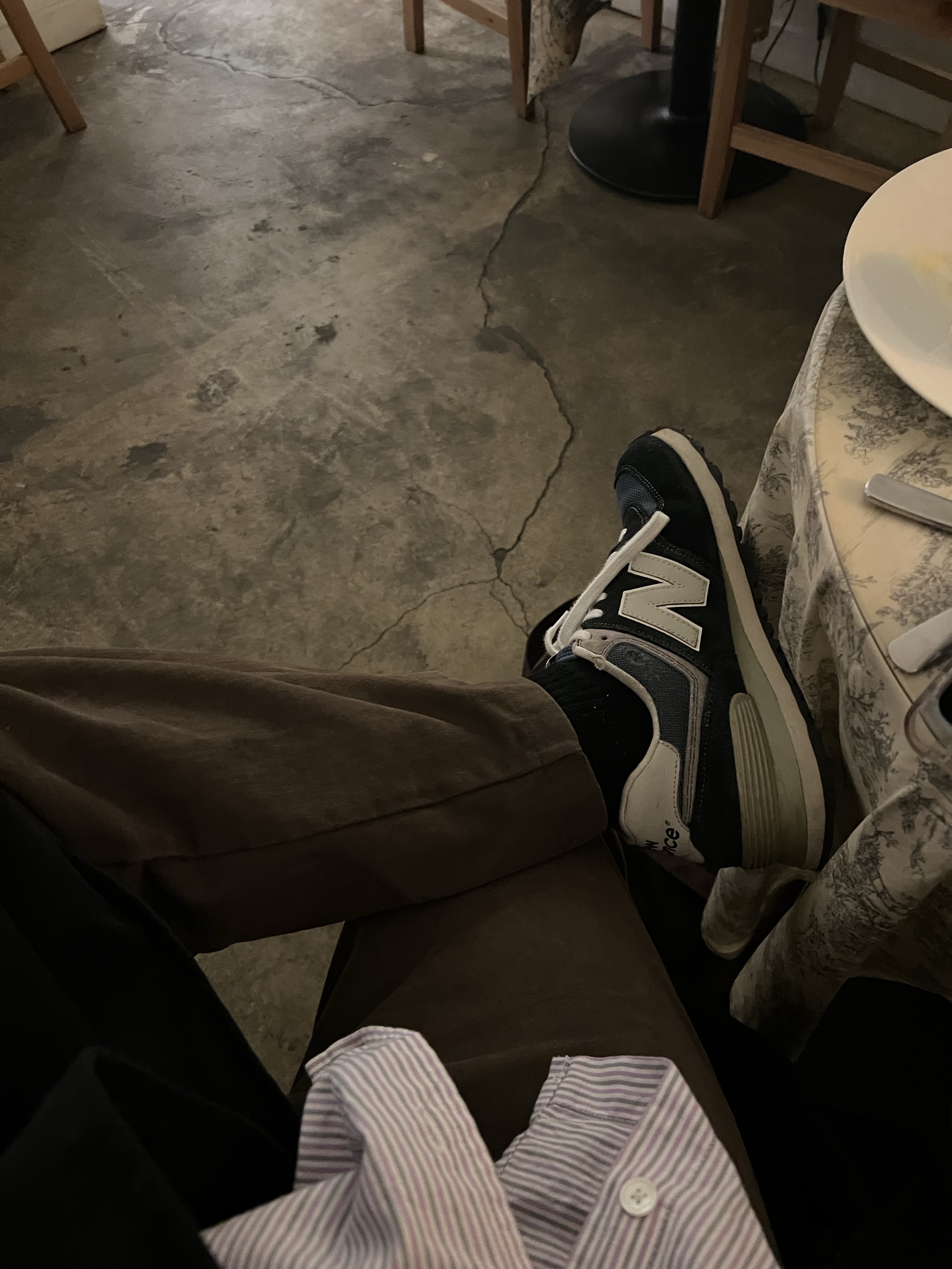New Balance 574 Classic Navy 착용 스타일 - 4
