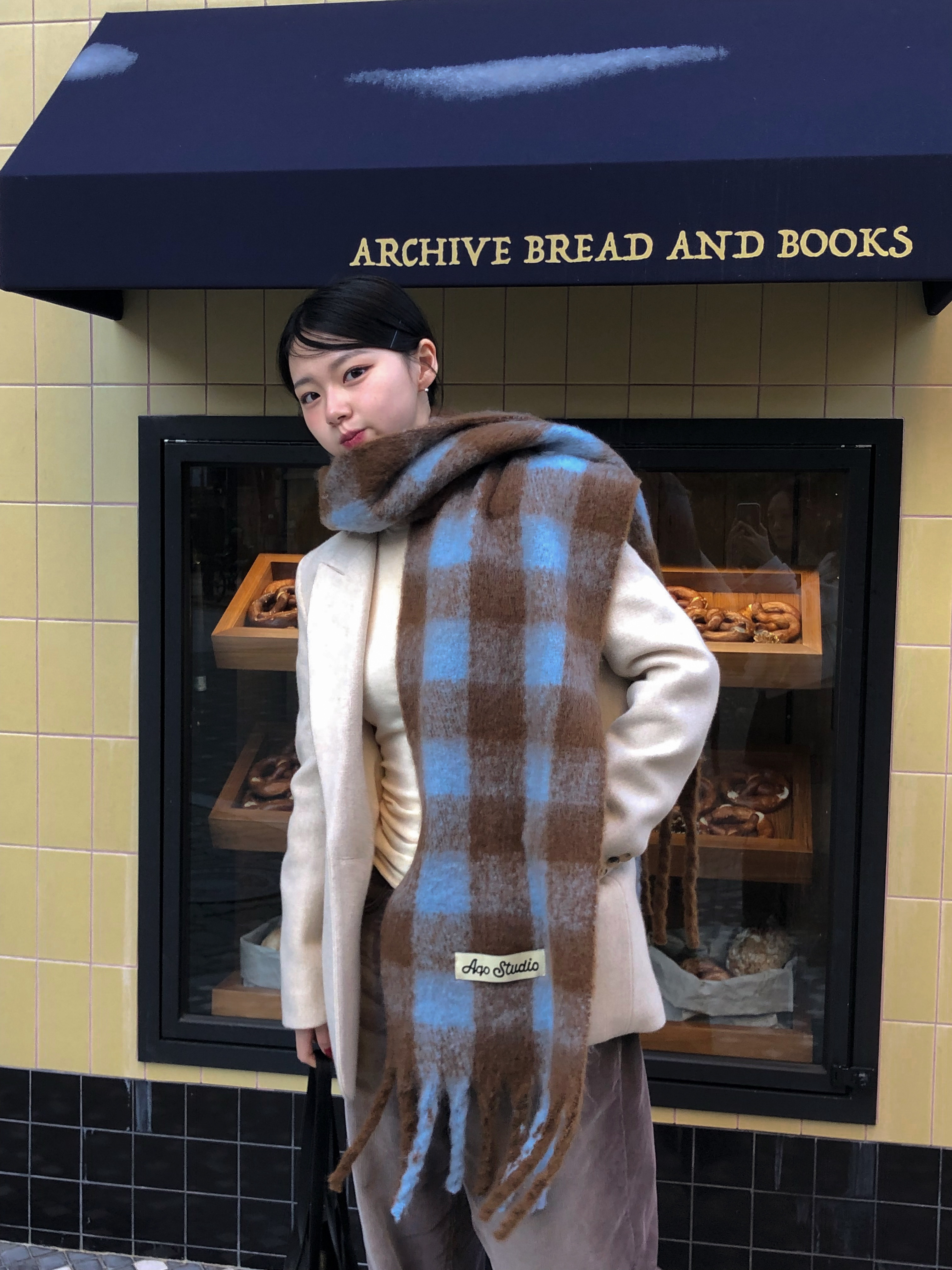 (W) UGG Classic Dipper Boots Chestnut 착용 스타일 - 4