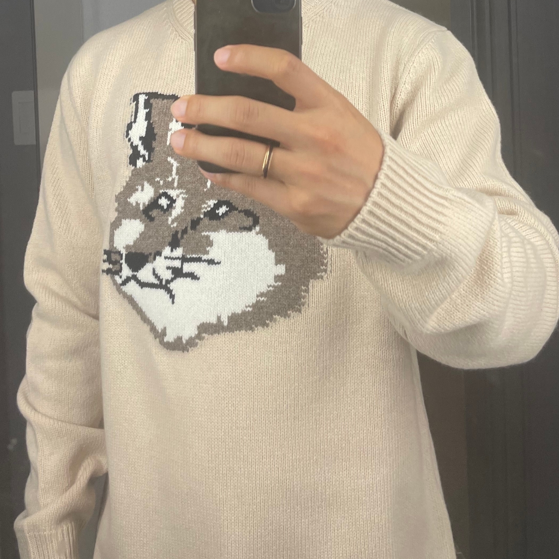Maison Kitsune Big Fox Head Pullover Knit Beige 착용 스타일