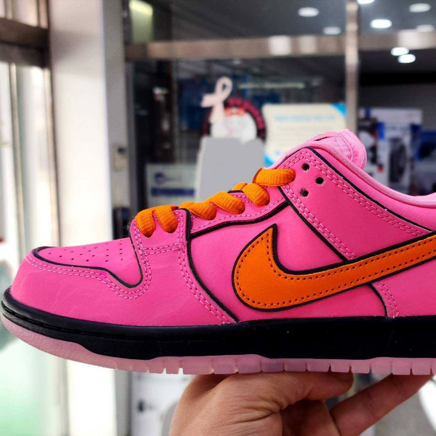 Nike x The Powerpuff Girls SB Dunk Low Pro QS Blossom 착용 스타일 - 5