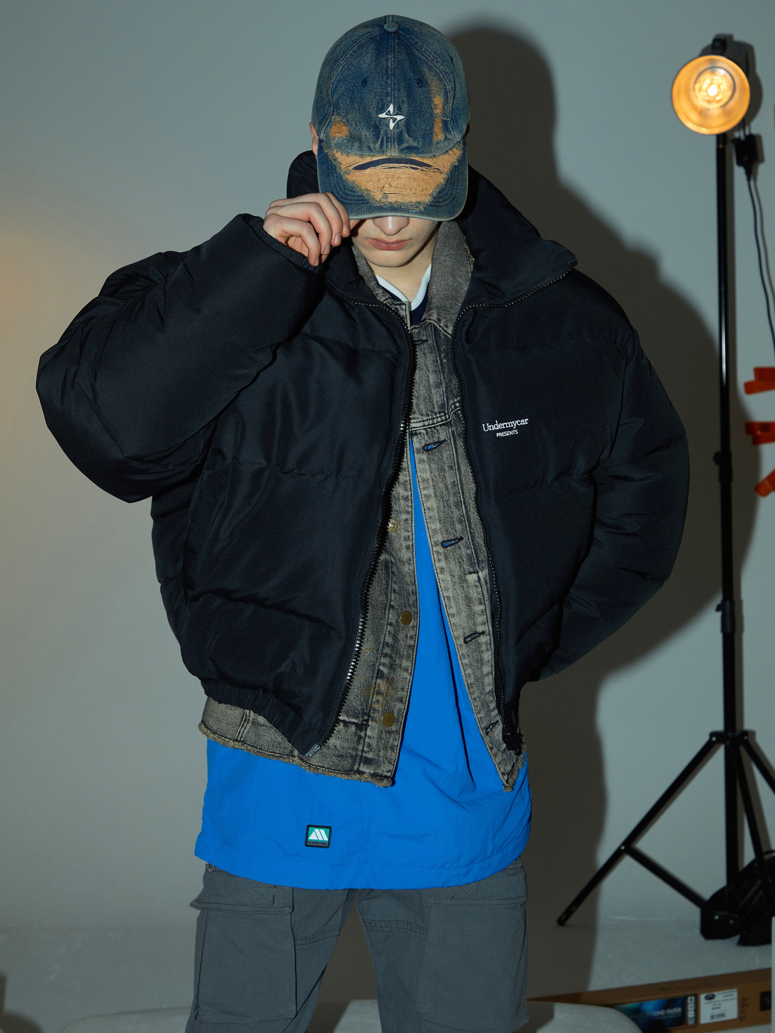 Undermycar Mu.15 Anti Fxxking Logo Play Triple Logo Crop Padding Jacket Black 착용 스타일