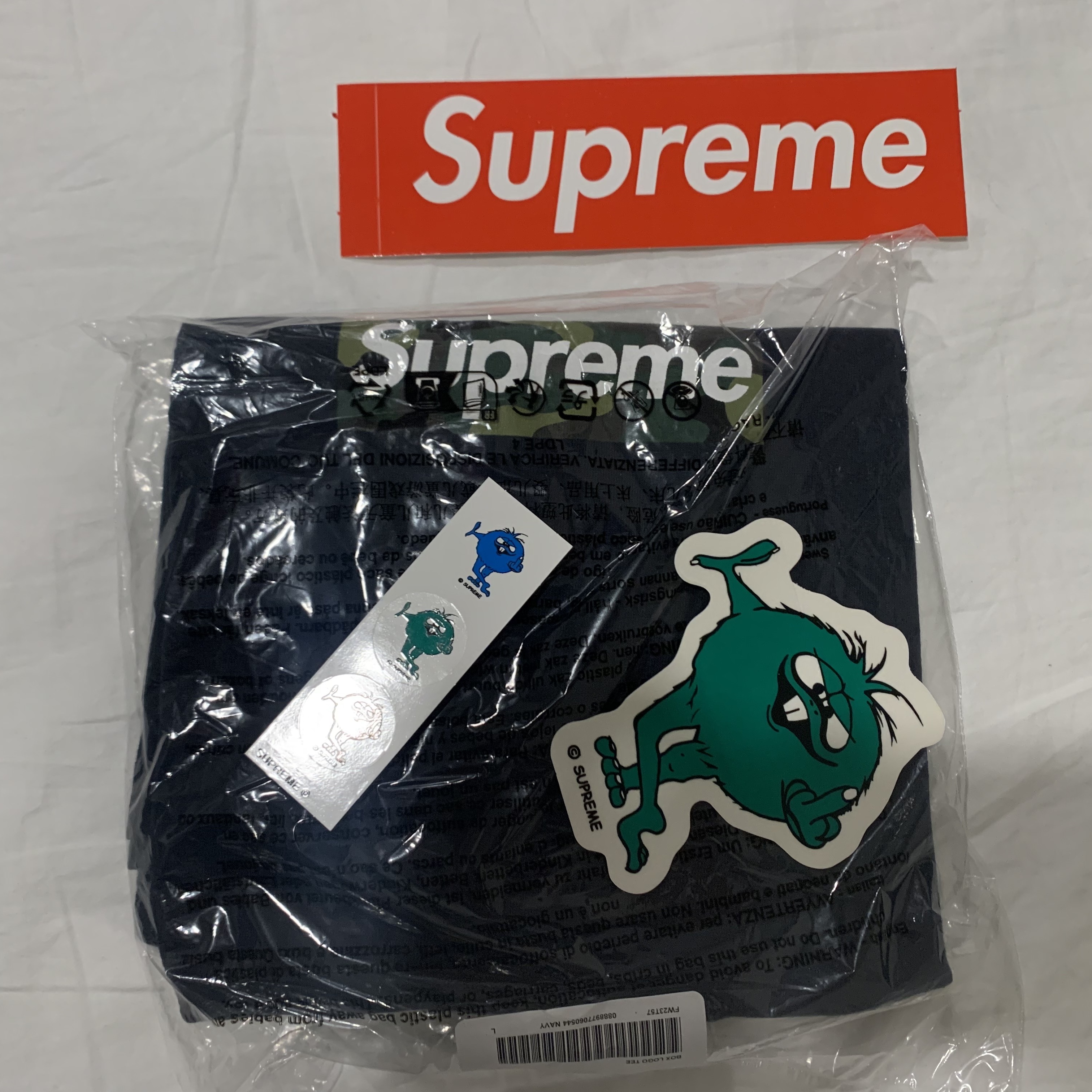 Supreme Box Logo T-Shirt Navy - 23FW 착용 스타일