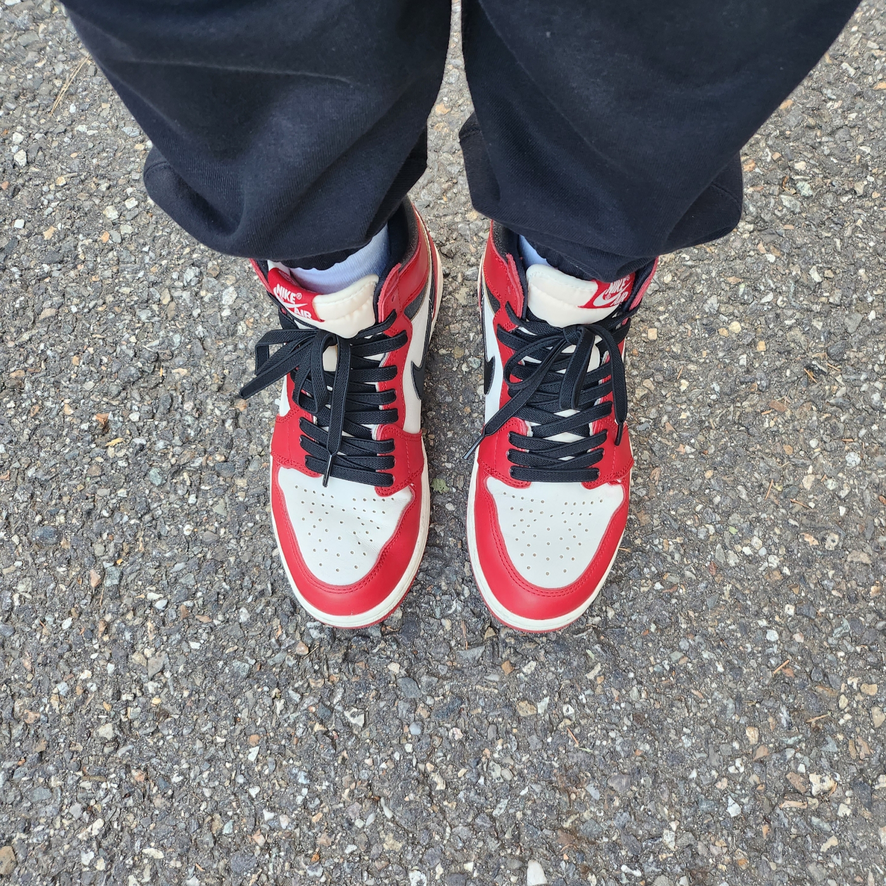Jordan 1 Retro High OG Chicago 2022, Nike NRG Solo Swoosh Fleece Pants Black White - Asia 착용 스타일