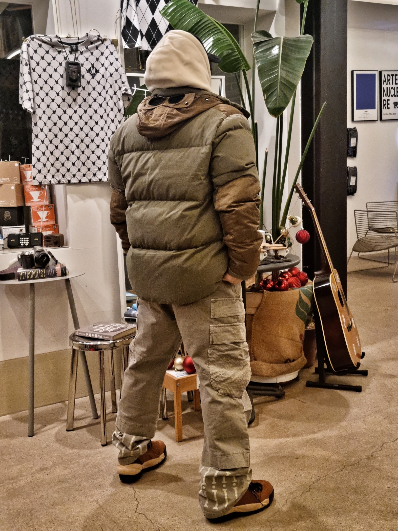 Ignota Core:6 Wahed Column Pants Sand, Nike x Sacai Magmascape SP Pecan 착용 스타일 - 1