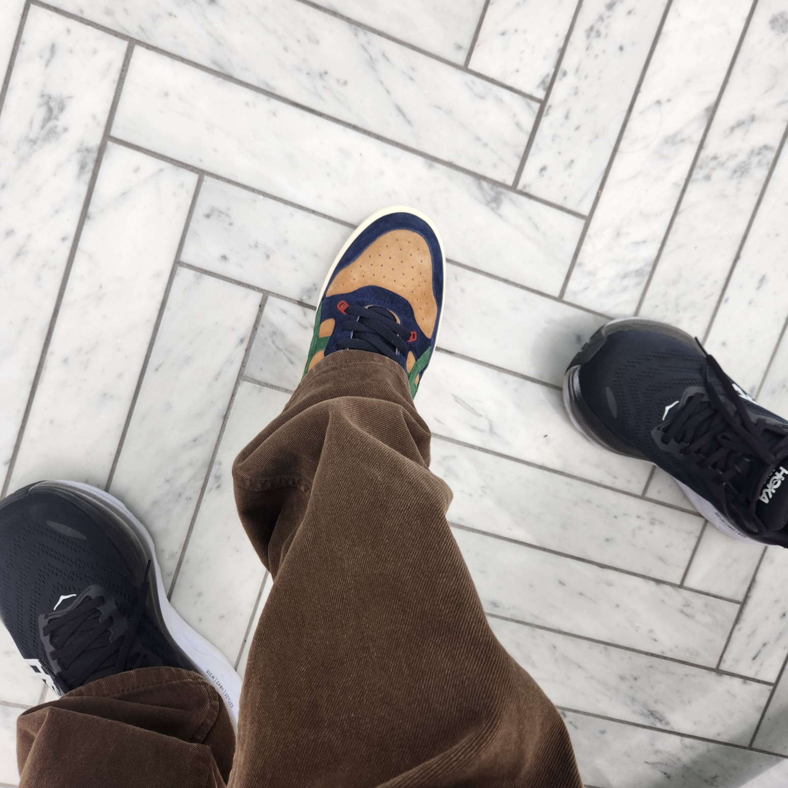 Asics x Kith EX89 Kithmas Outdoor 착용 스타일 - 2