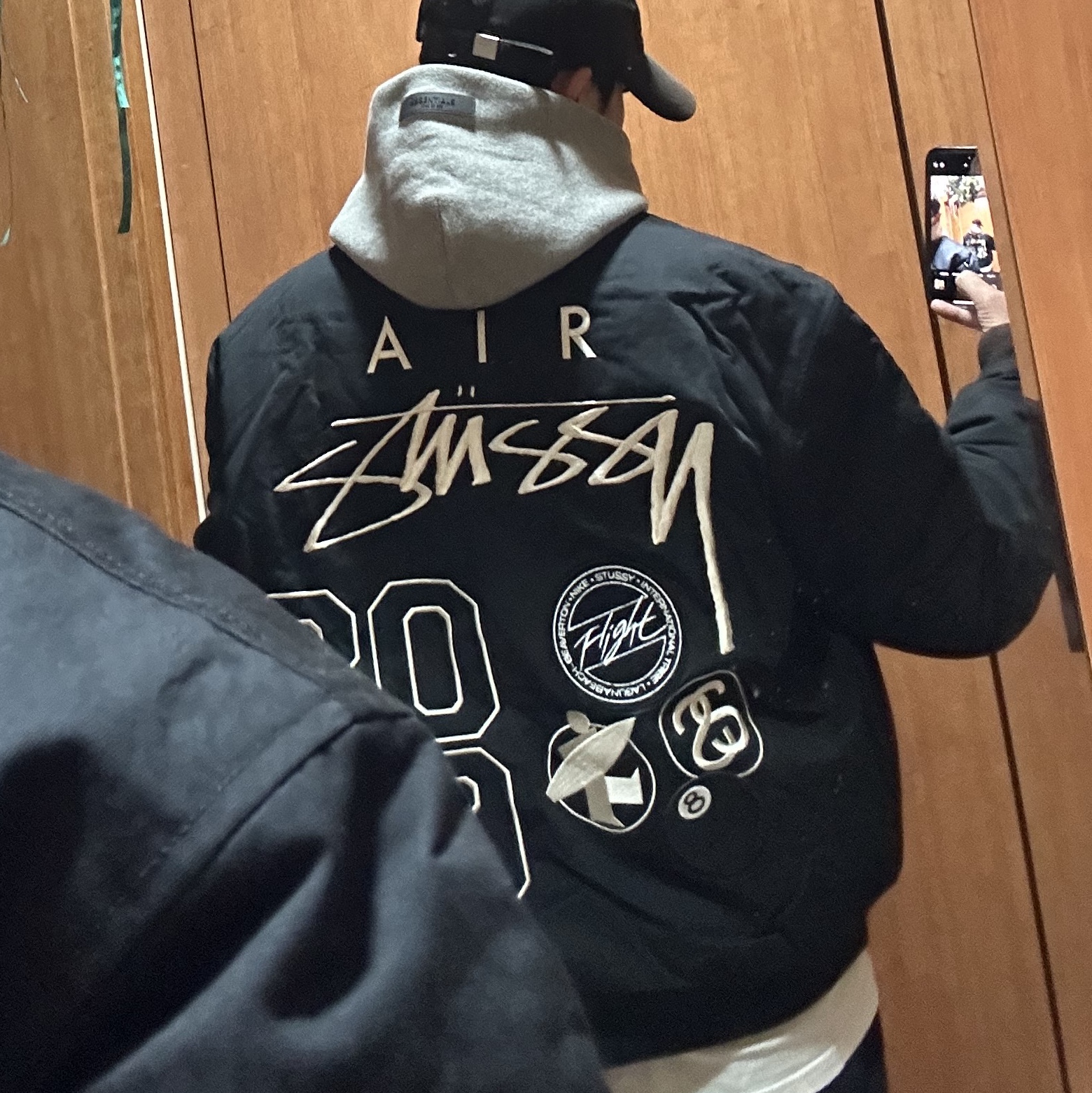 Nike x Stussy Reversible Jacket Black (FJ9153-010) 착용 스타일 - 2