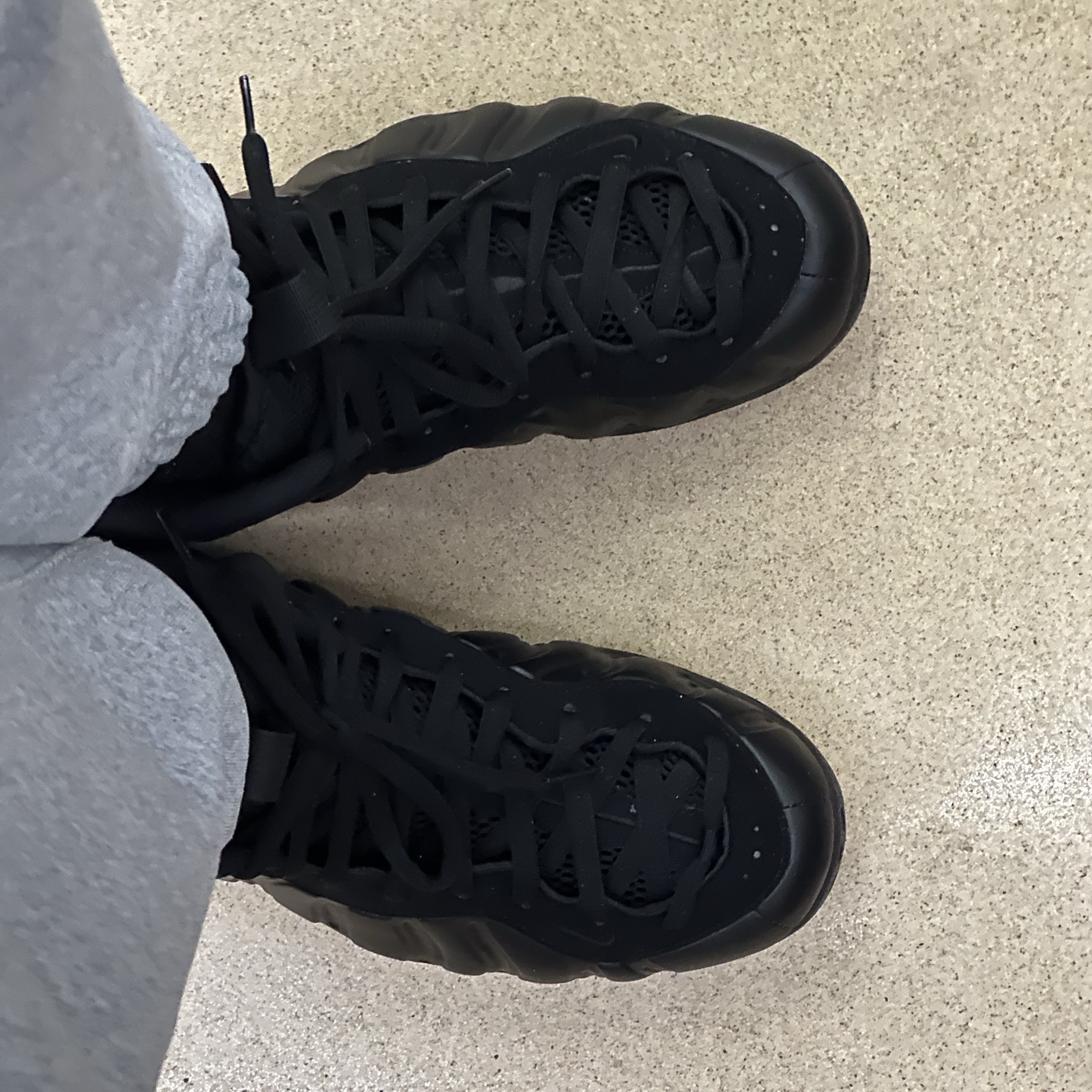Nike Air Foamposite One Black Anthracite 착용 스타일