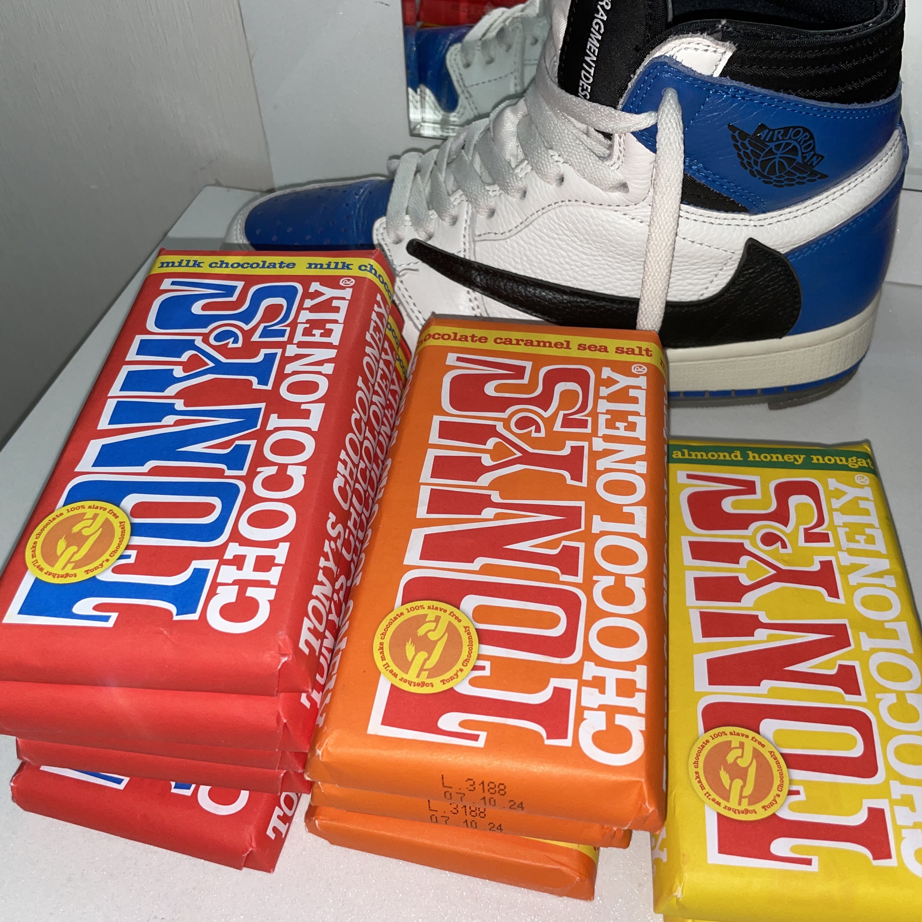 Jordan 1 x Travis Scott x Fragment Retro High OG SP Military Blue 착용 스타일