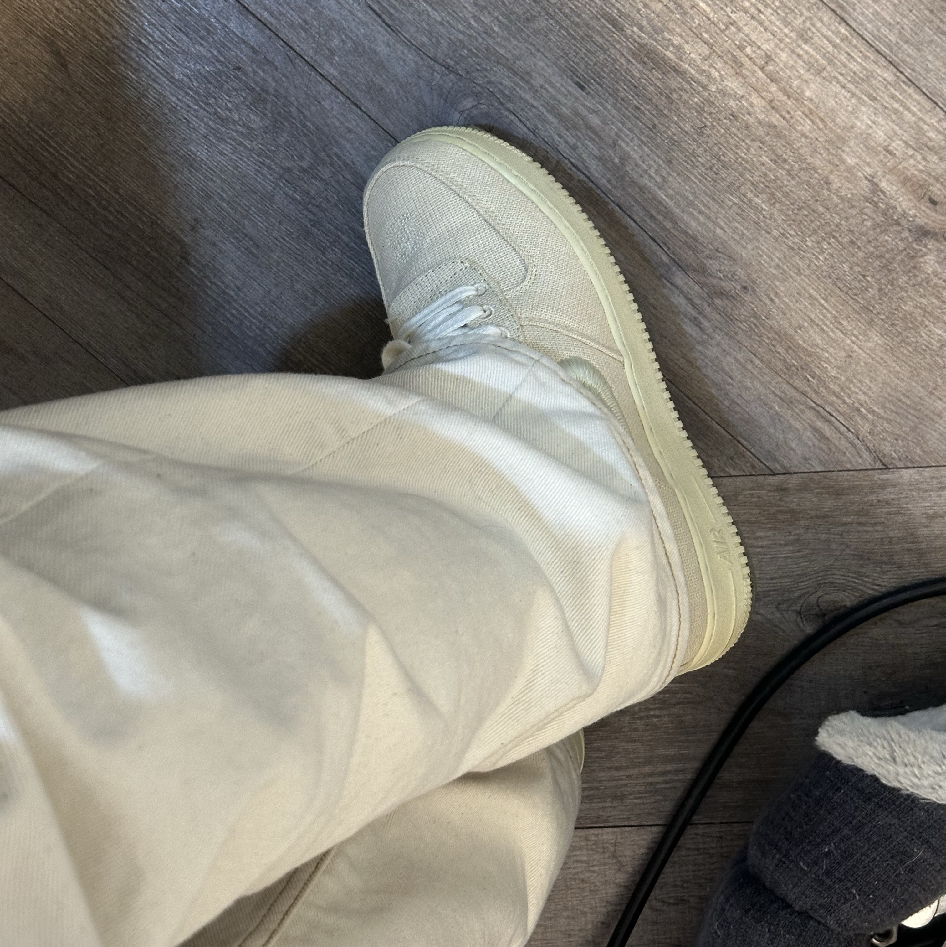 Nike x Stussy Air Force 1 '07 Mid SP Fossil, Nike x Stussy Air Force 1 Low Fossil 착용 스타일 - 1