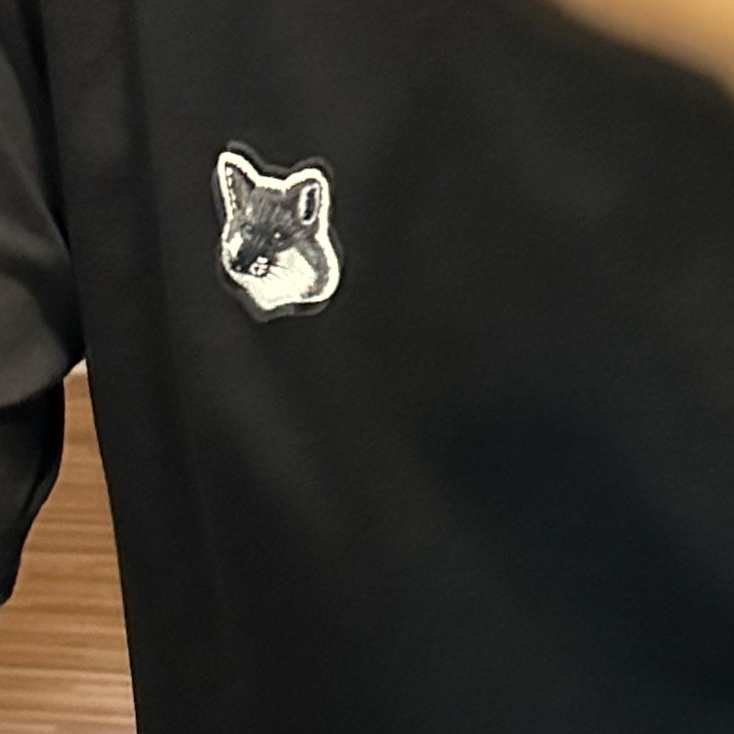 Maison Kitsune Grey Fox Head Patch Classic T-Shirt Black 착용 스타일
