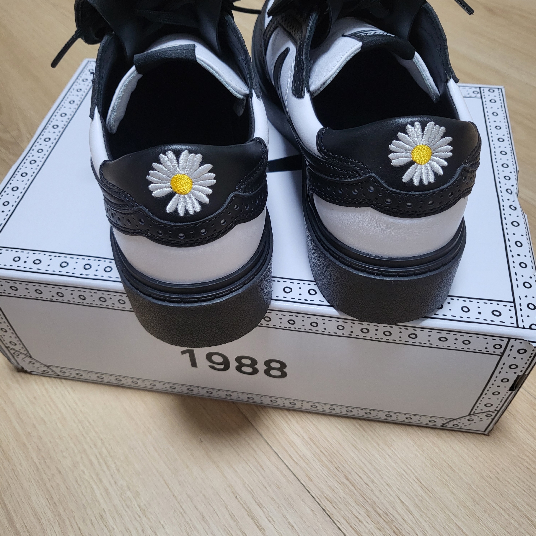 Nike x Peaceminusone Kwondo1 Black and White 착용 스타일 - 3