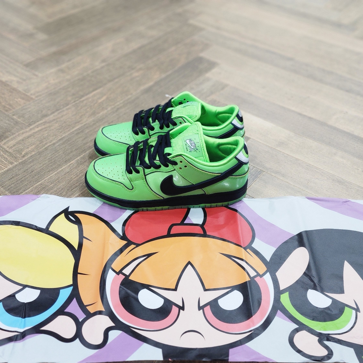 Nike x The Powerpuff Girls SB Dunk Low Pro QS Buttercup 착용 스타일 - 2