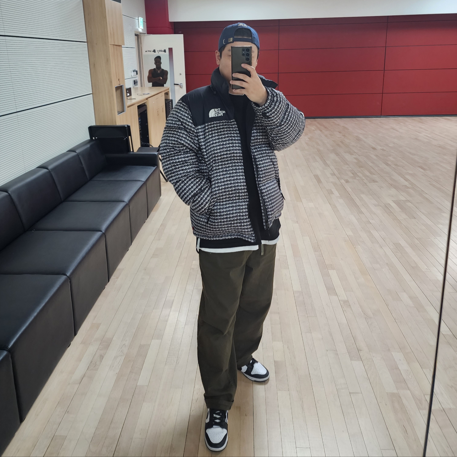 Supreme x The North Face Studded Nuptse Jacket Black - 21SS, Nike Dunk Low Retro Black 착용 스타일