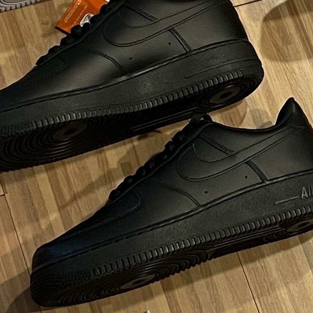 Nike Air Force 1 '07 Low Triple Black 착용 스타일