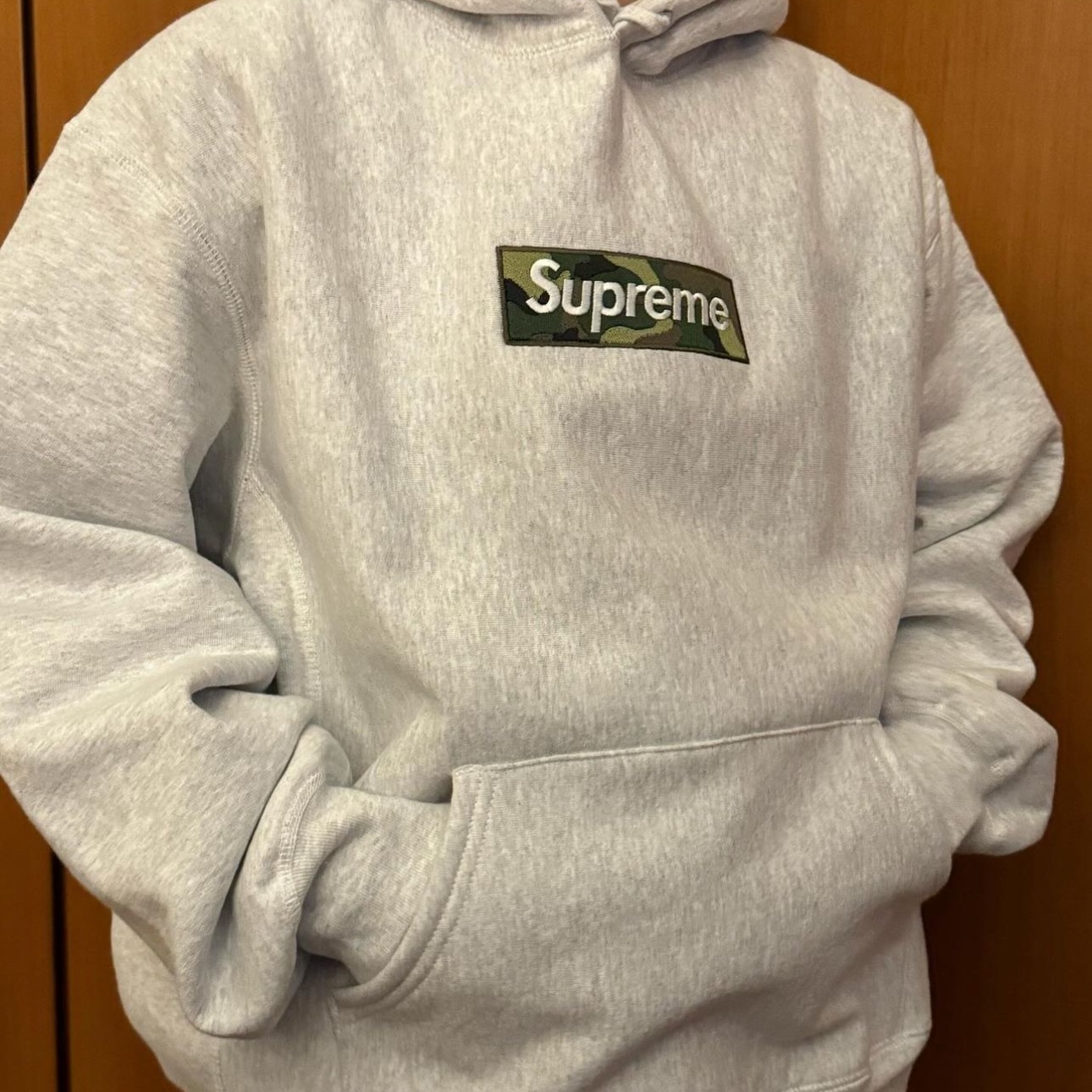 Supreme Box Logo Hooded Sweatshirt Ash Grey - 23FW 착용 스타일 - 2
