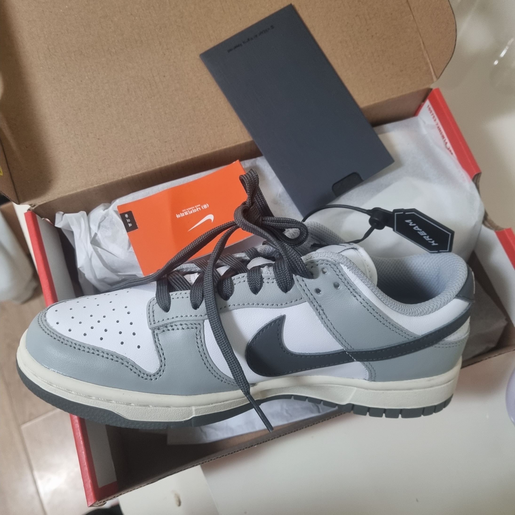 (W) Nike Dunk Low Light Smoke Grey 착용 스타일