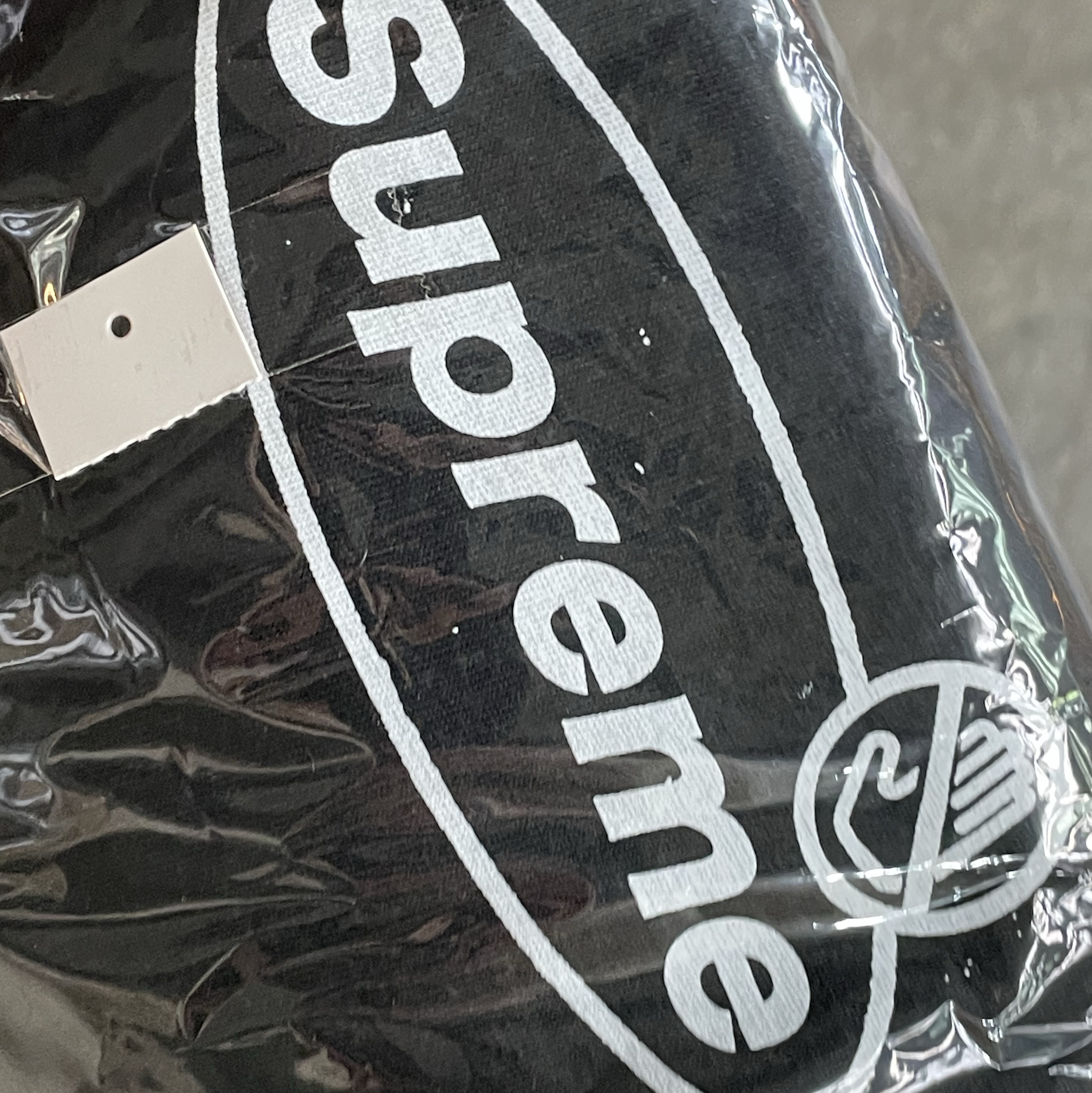 Supreme Warning T-Shirt Black - 22FW 착용 스타일