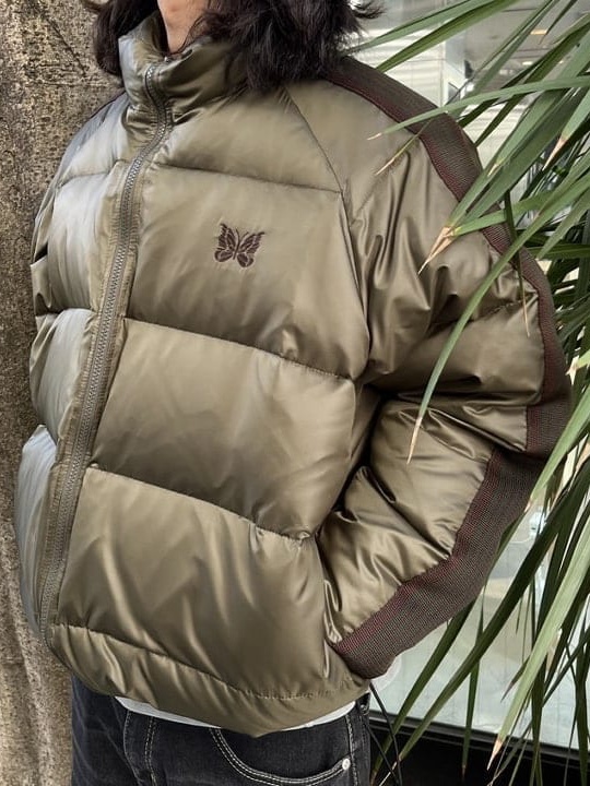 Needles x Beams Down Jacket Olive 착용 스타일 - 3