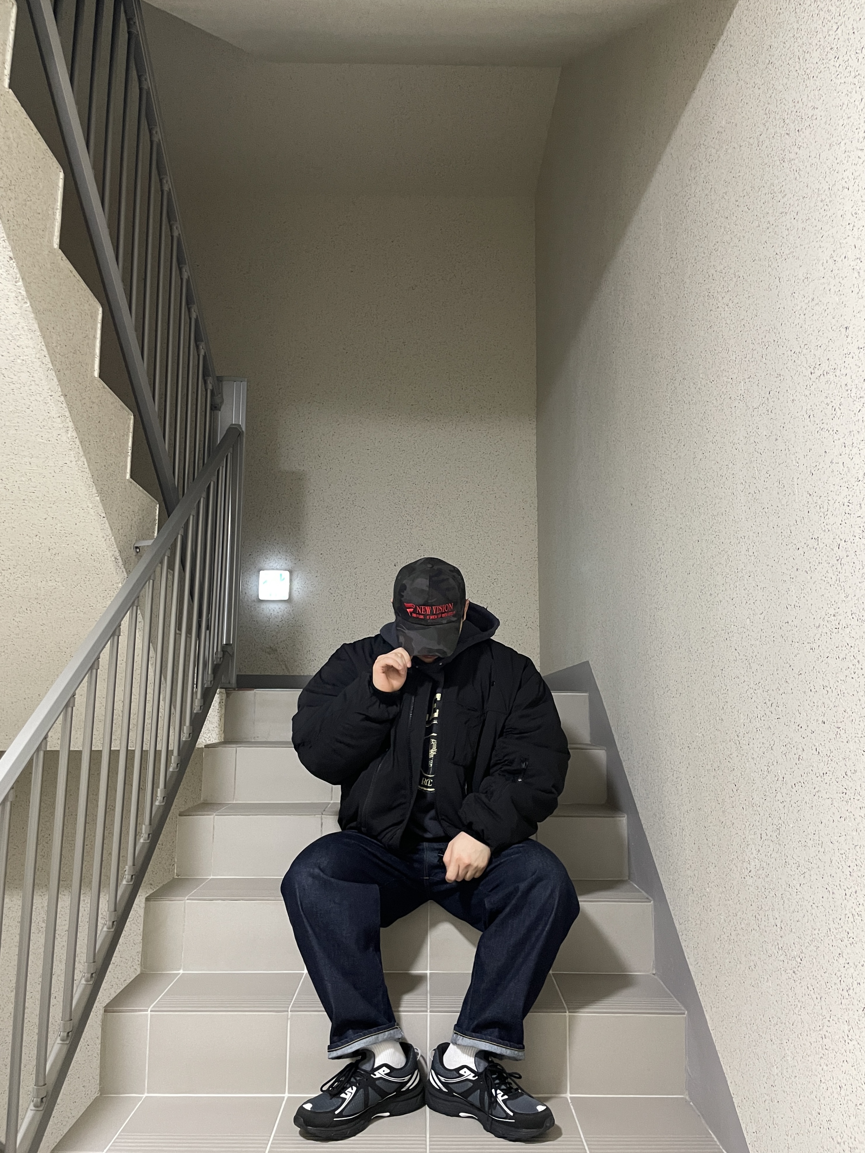 Asics Gel-Venture 6 Carrier Grey, Undermycar Juggernaut Double Back Zip Steroid Bomber Triple Black - 23SS 착용 스타일 - 3