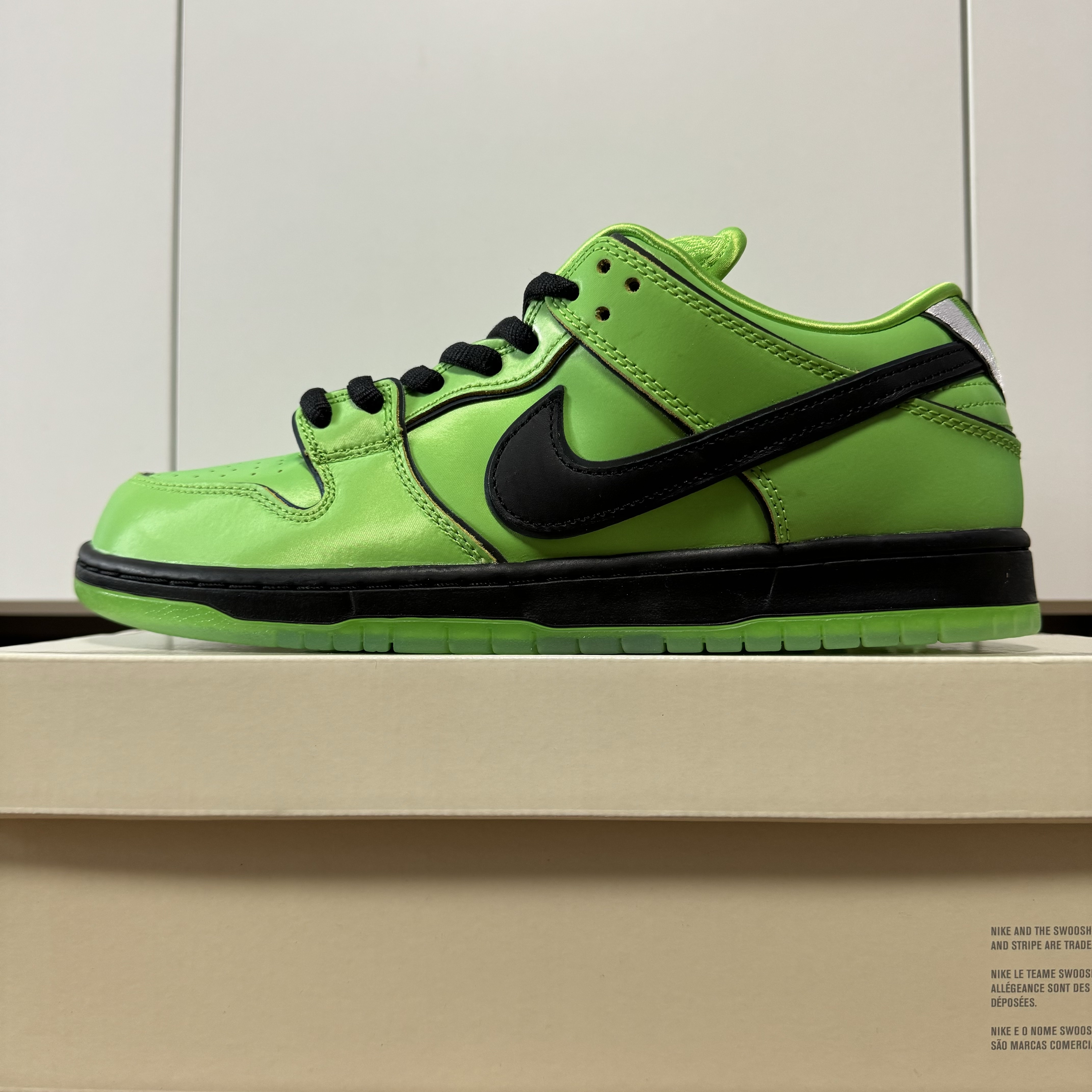 Nike x The Powerpuff Girls SB Dunk Low Pro QS Buttercup 착용 스타일 - 1