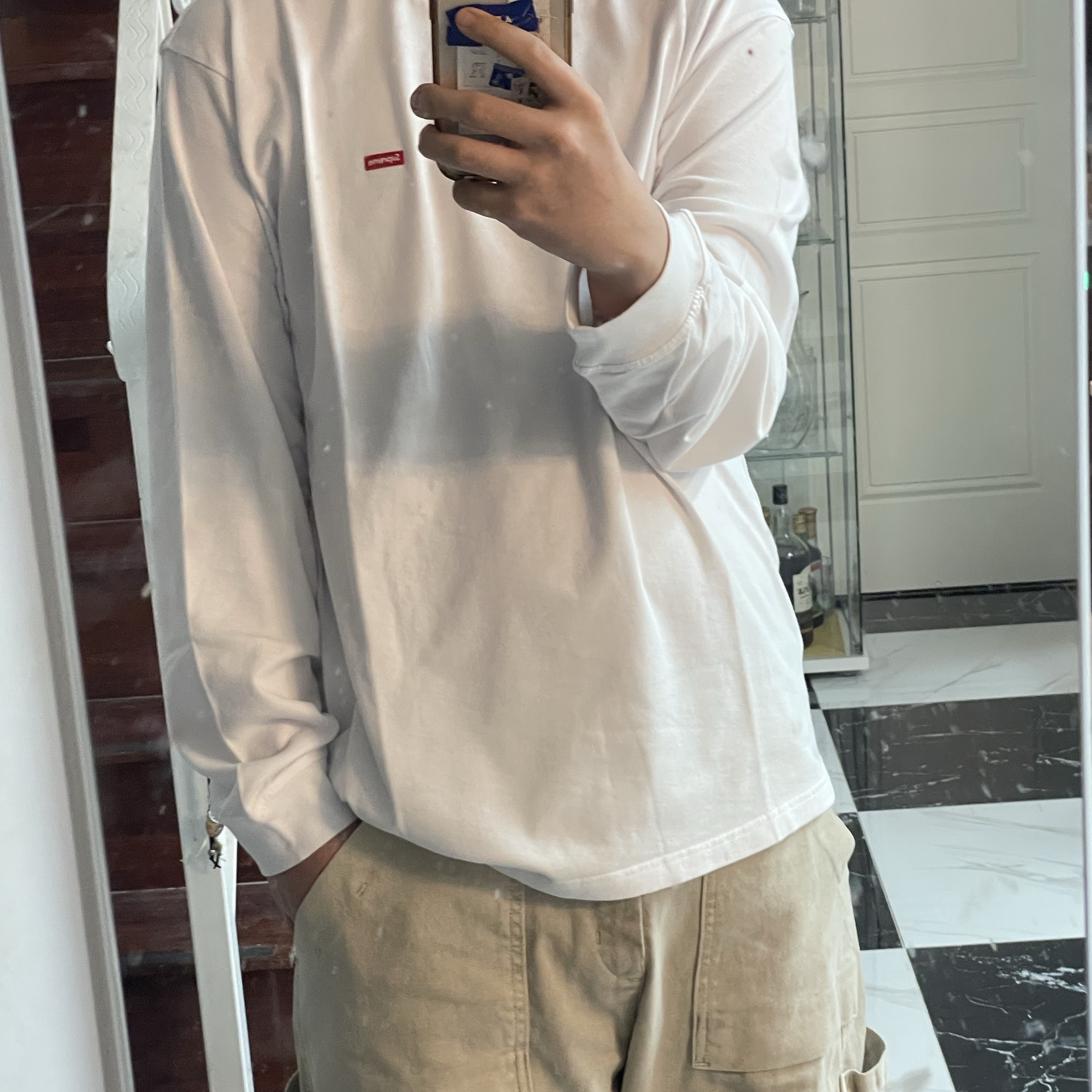Supreme Small Box L/S T-Shirt White - 23FW 착용 스타일 - 1