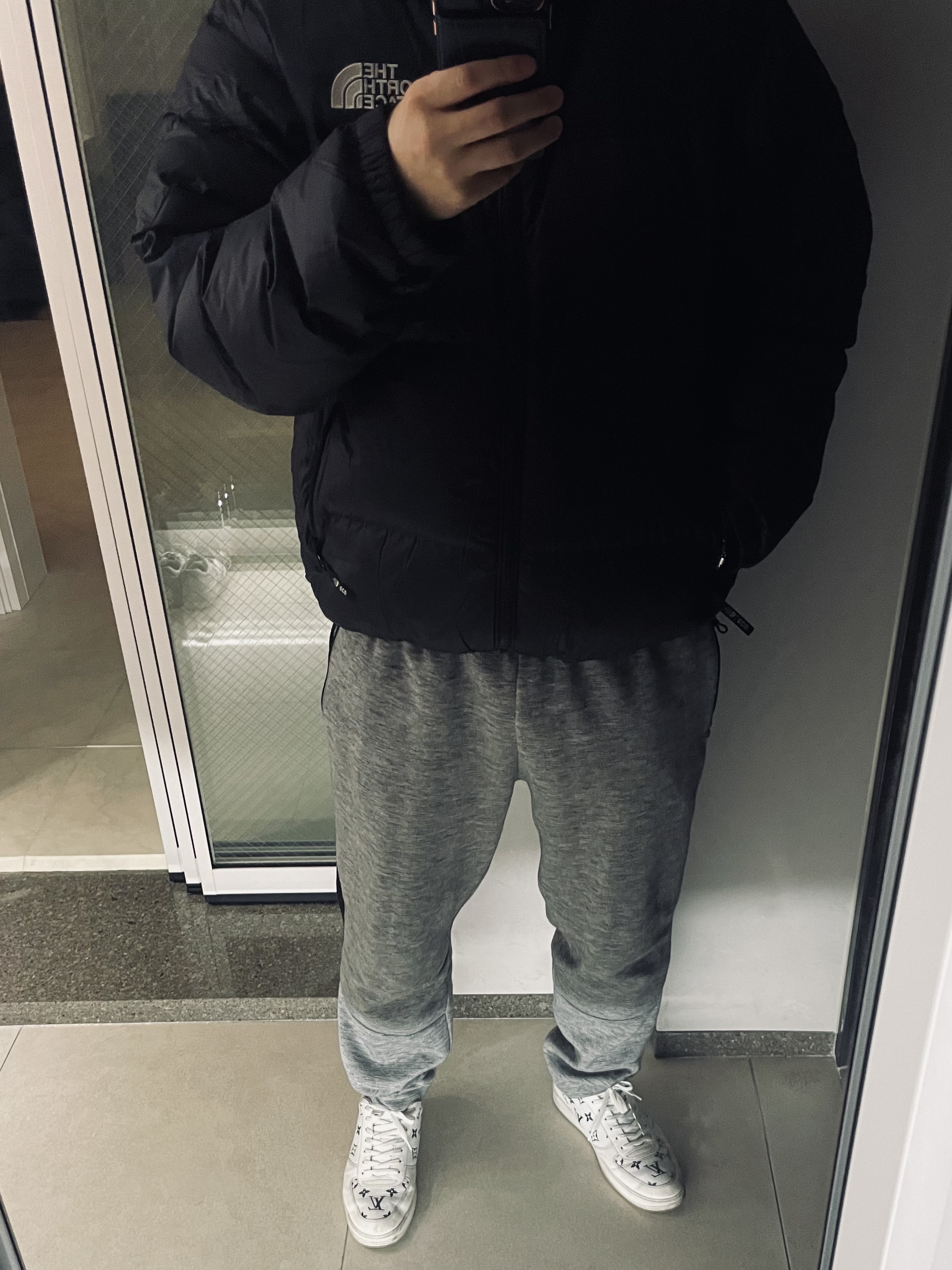 The North Face 1996 Eco Nuptse Jacket Black 착용 스타일 - 3
