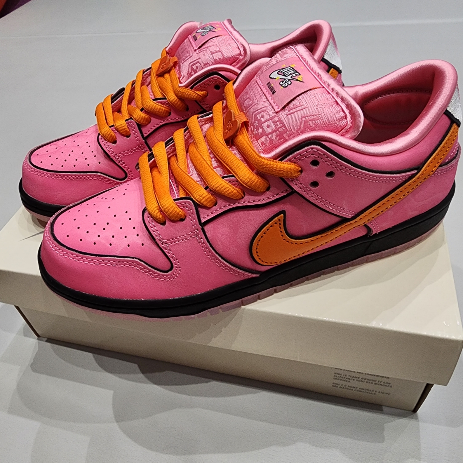 Nike x The Powerpuff Girls SB Dunk Low Pro QS Blossom 착용 스타일 - 3
