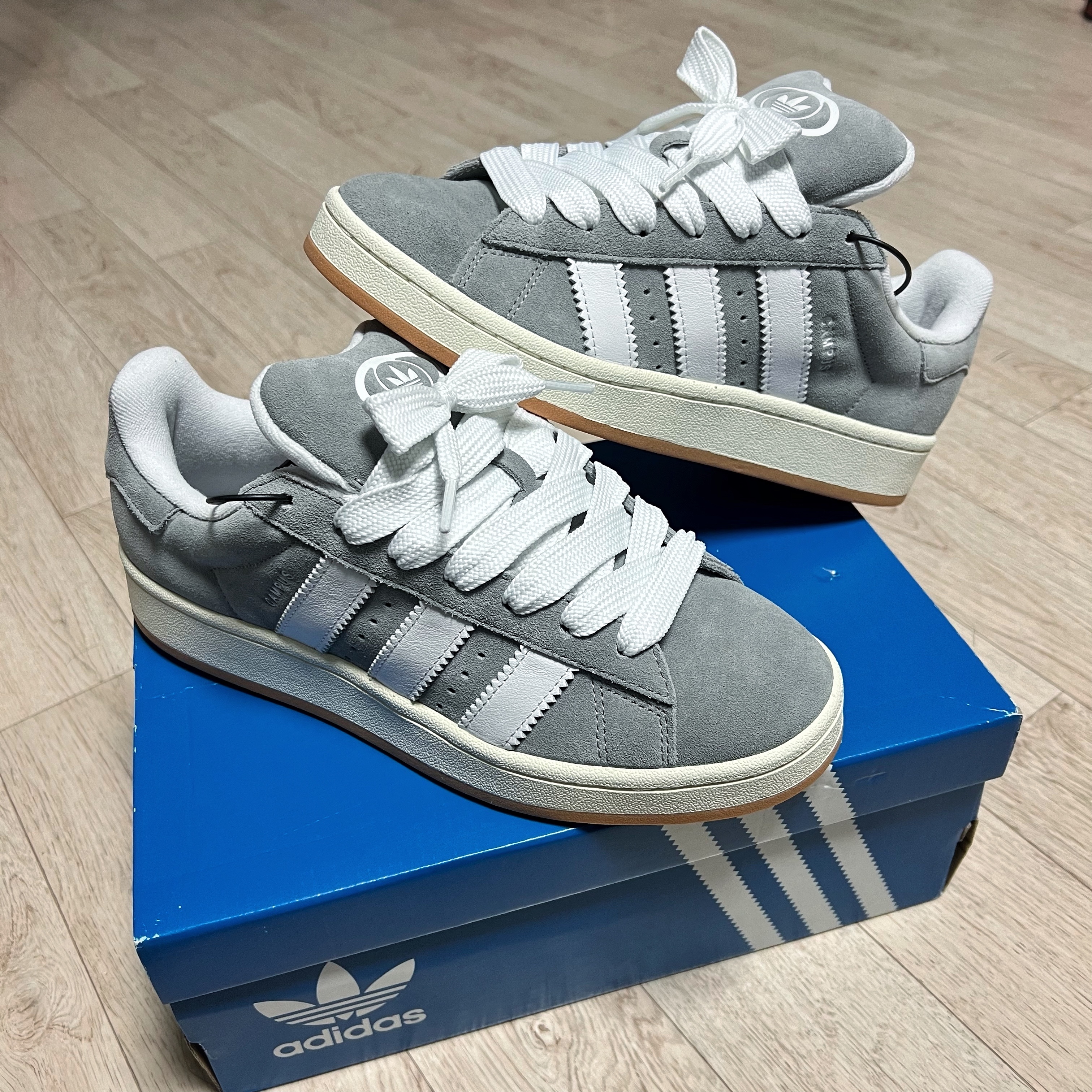 Adidas Campus 00s Grey Cloud White 착용 스타일