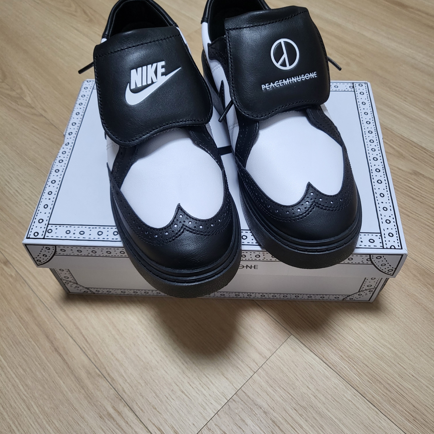 Nike x Peaceminusone Kwondo1 Black and White 착용 스타일 - 2