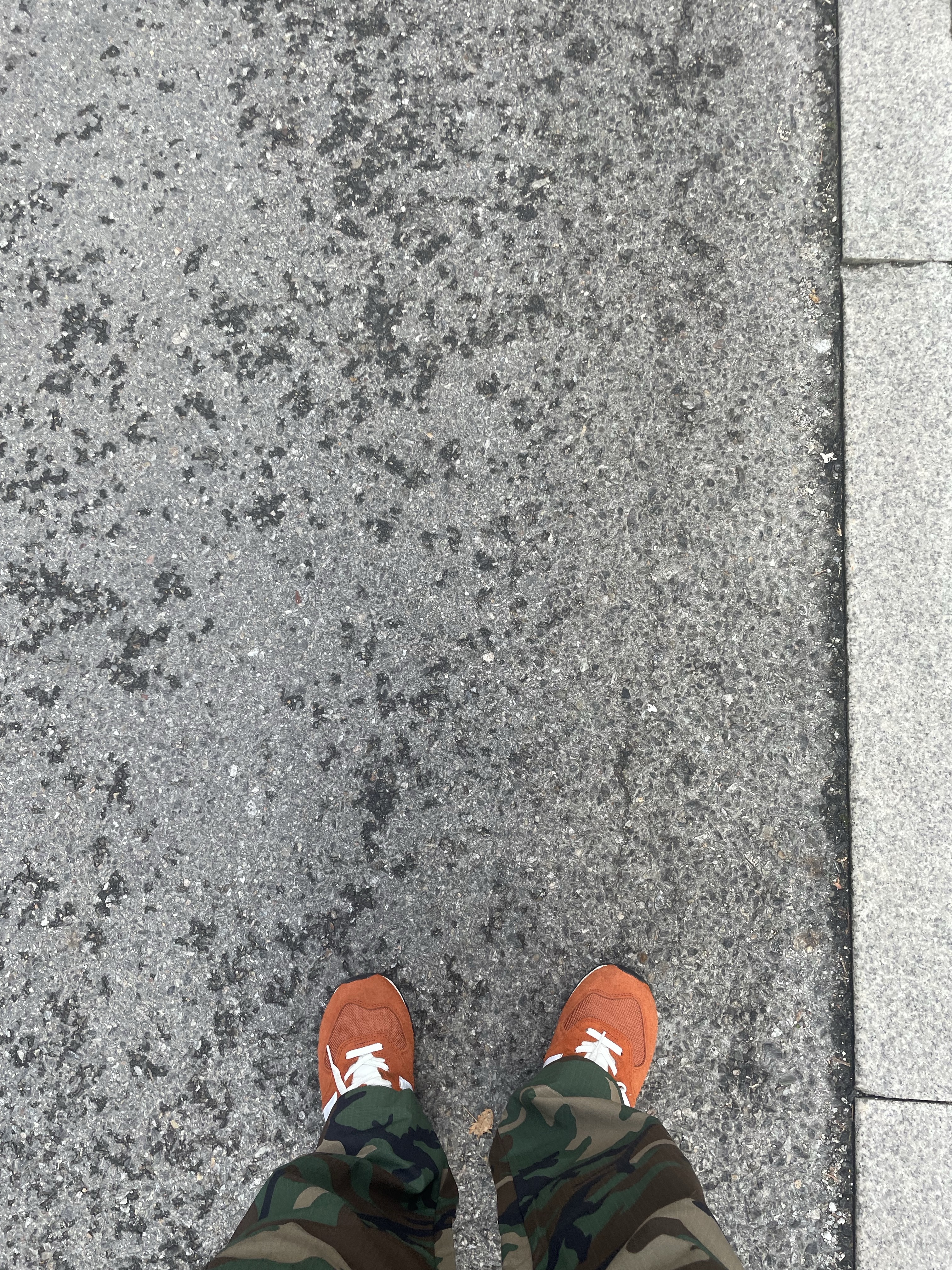 New Balance 574 Heritage Orange Burst White 착용 스타일