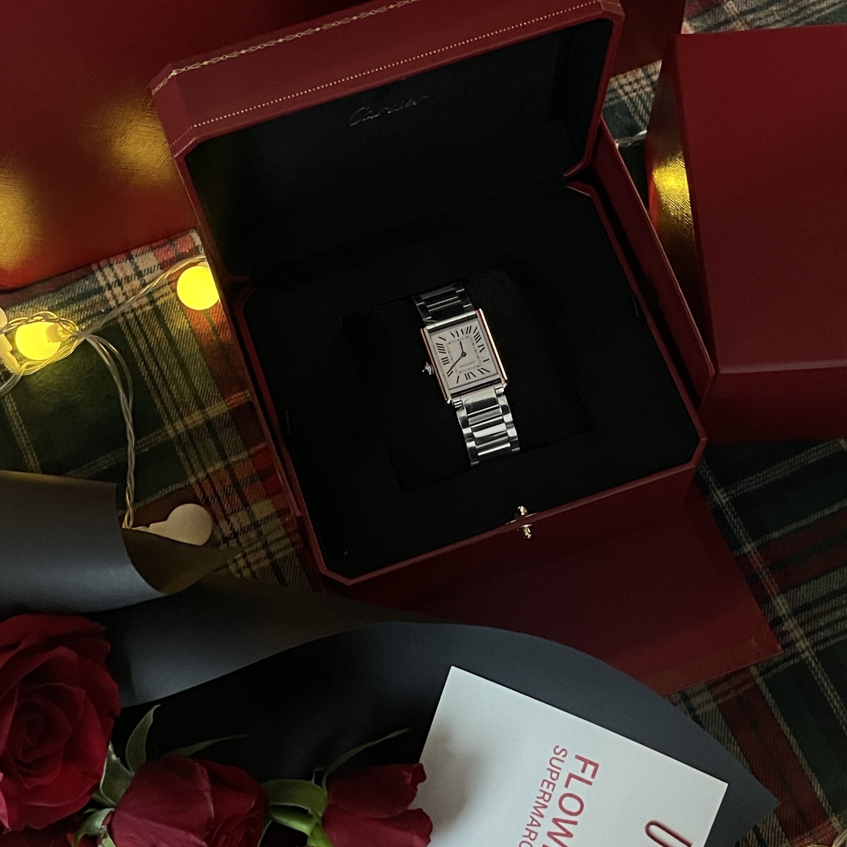 Cartier Tank Must Watch Large Quartz Steel Bracelet Steel 착용 스타일