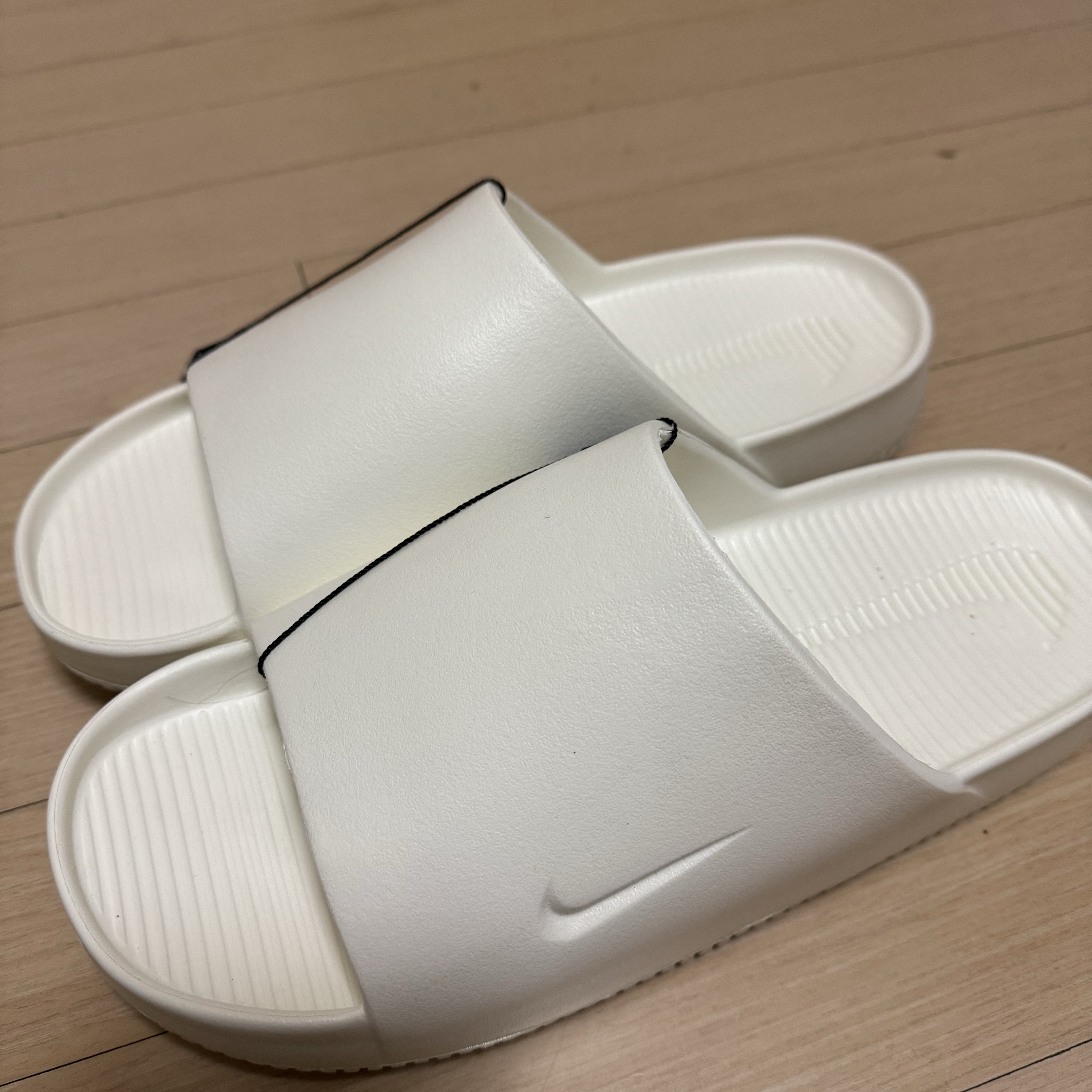 Nike Calm Slide Sail 착용 스타일