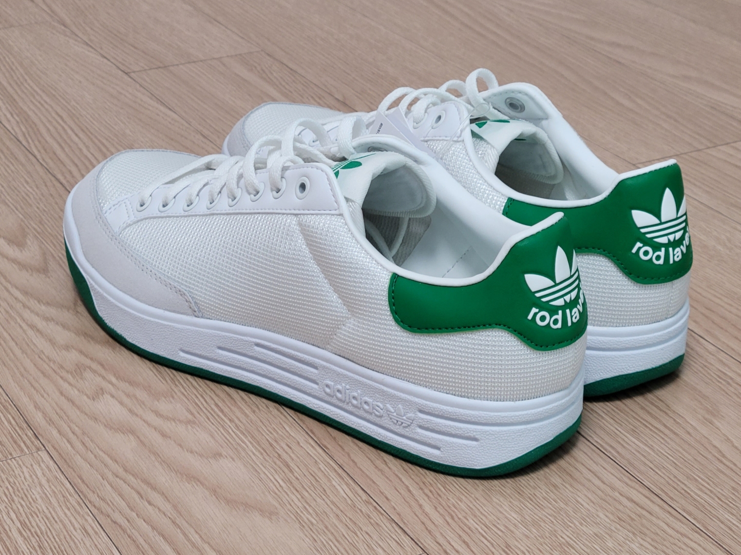 Adidas Rod Laver Running White Fairway 착용 스타일 - 2