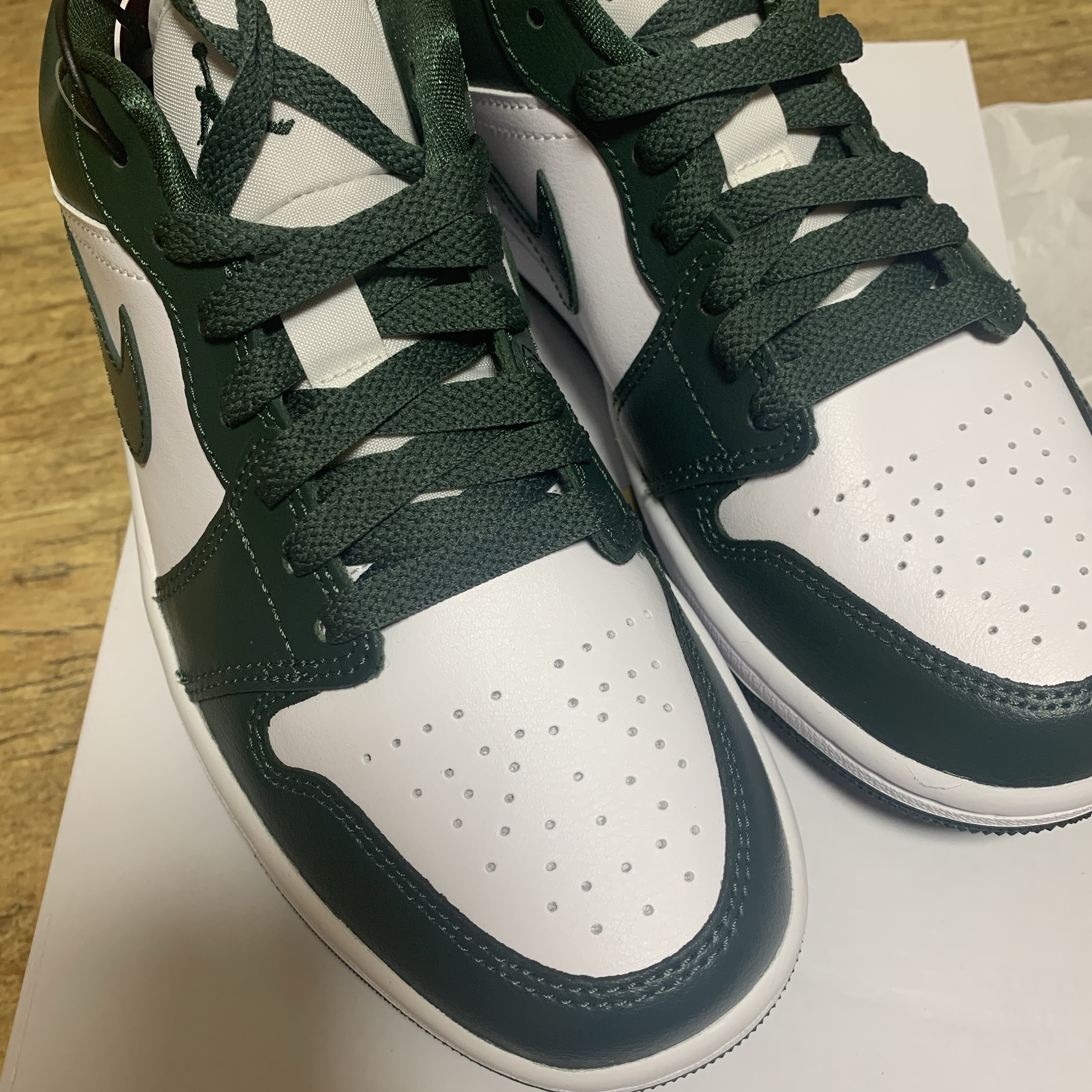 (W) Jordan 1 Low White Galactic Jade 착용 스타일