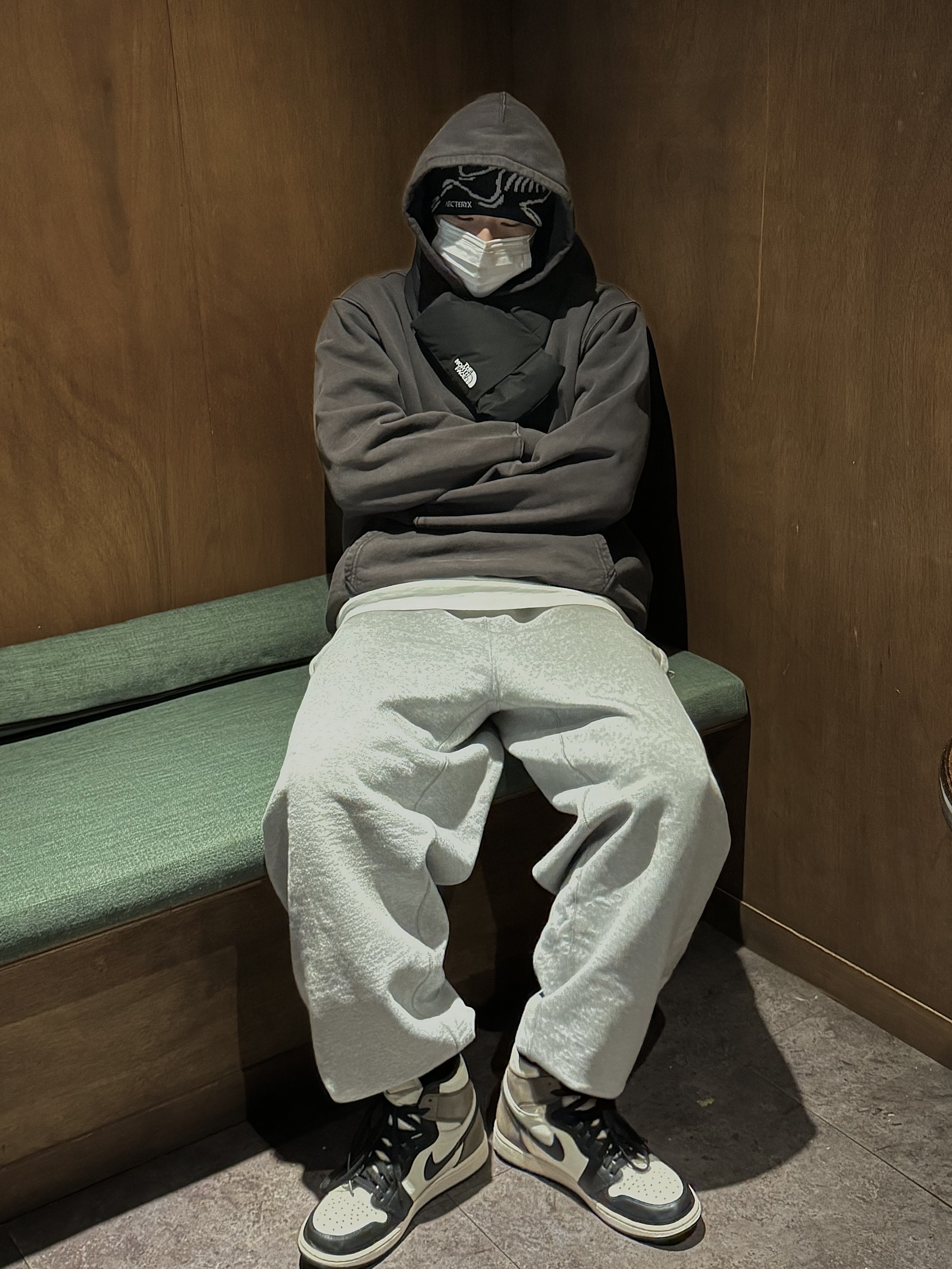 Arc'teryx Bird Head Toque Orca, The North Face White Label T-Ball Muffler Black 착용 스타일 - 1