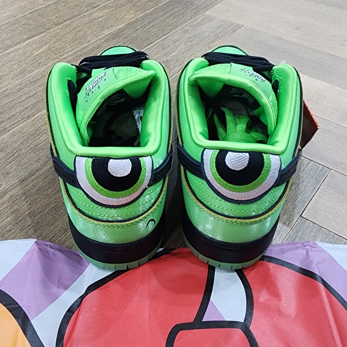 Nike x The Powerpuff Girls SB Dunk Low Pro QS Buttercup 착용 스타일 - 3
