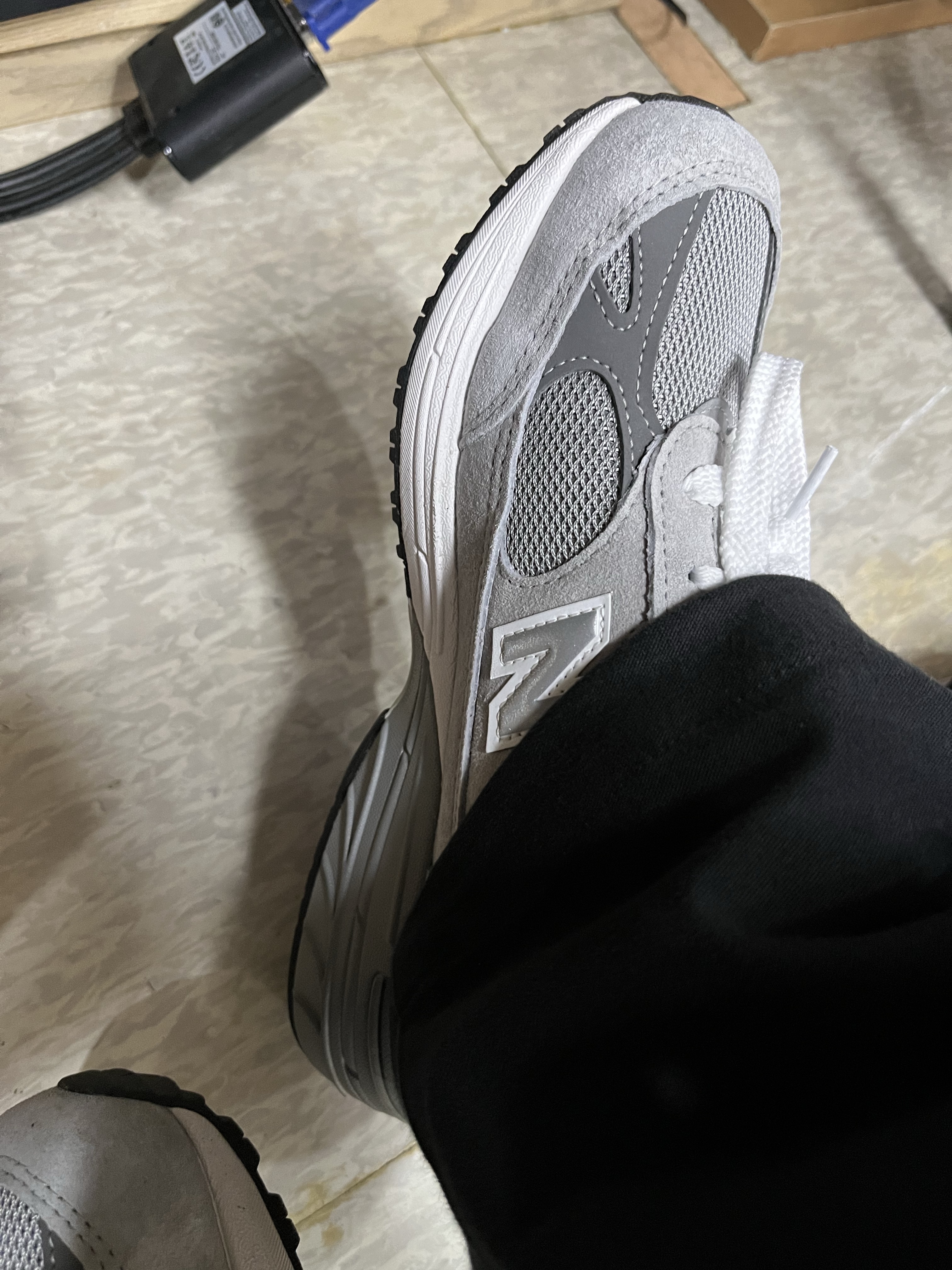 (W) New Balance 993 Made in USA Grey - B Standard 착용 스타일
