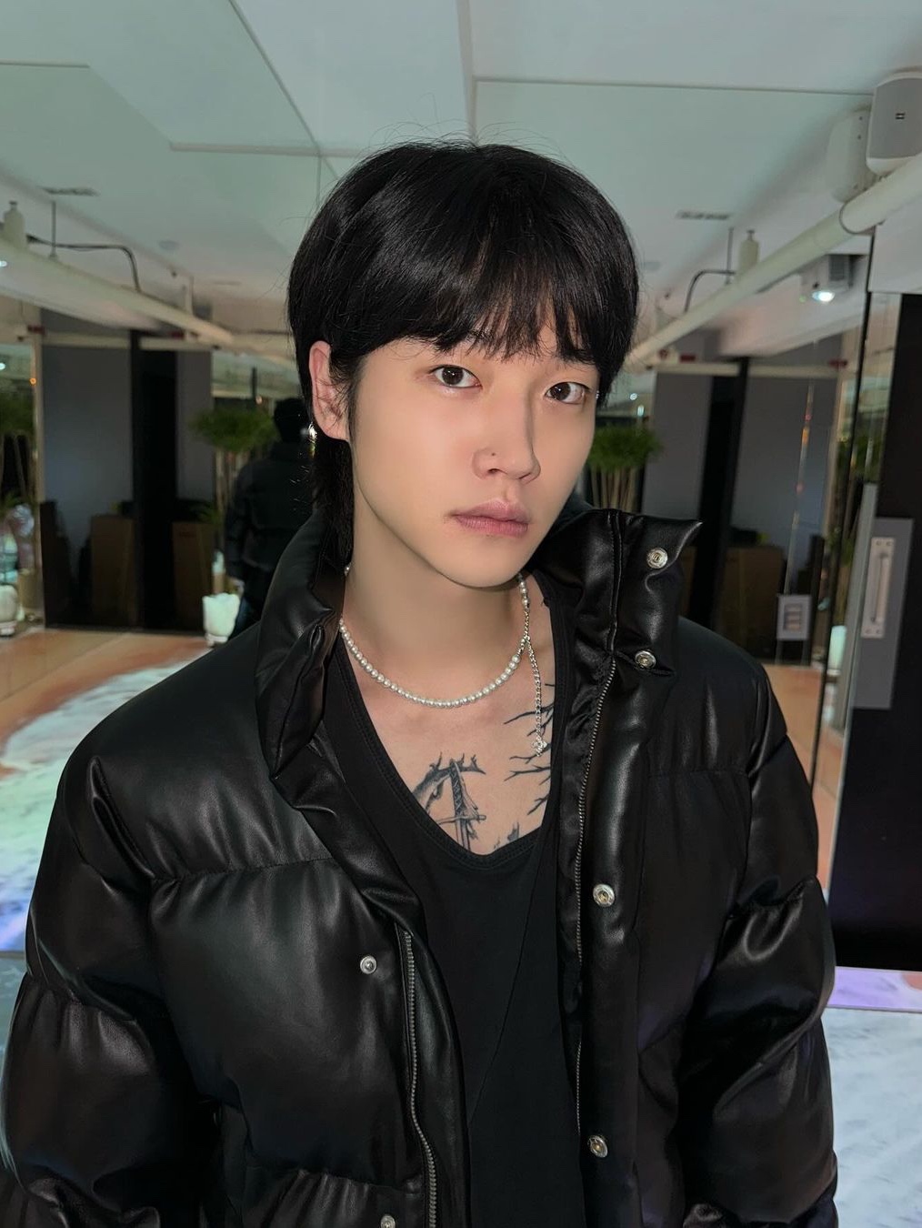 Scudo Plain Slim Pearl Necklace 6mm 착용 스타일 - 4