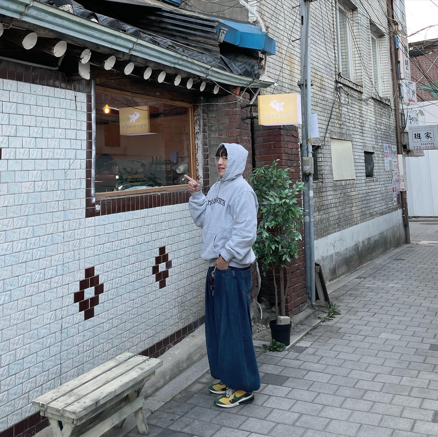 Zara x Ader Error Wide Leg Jeans Blue 착용 스타일