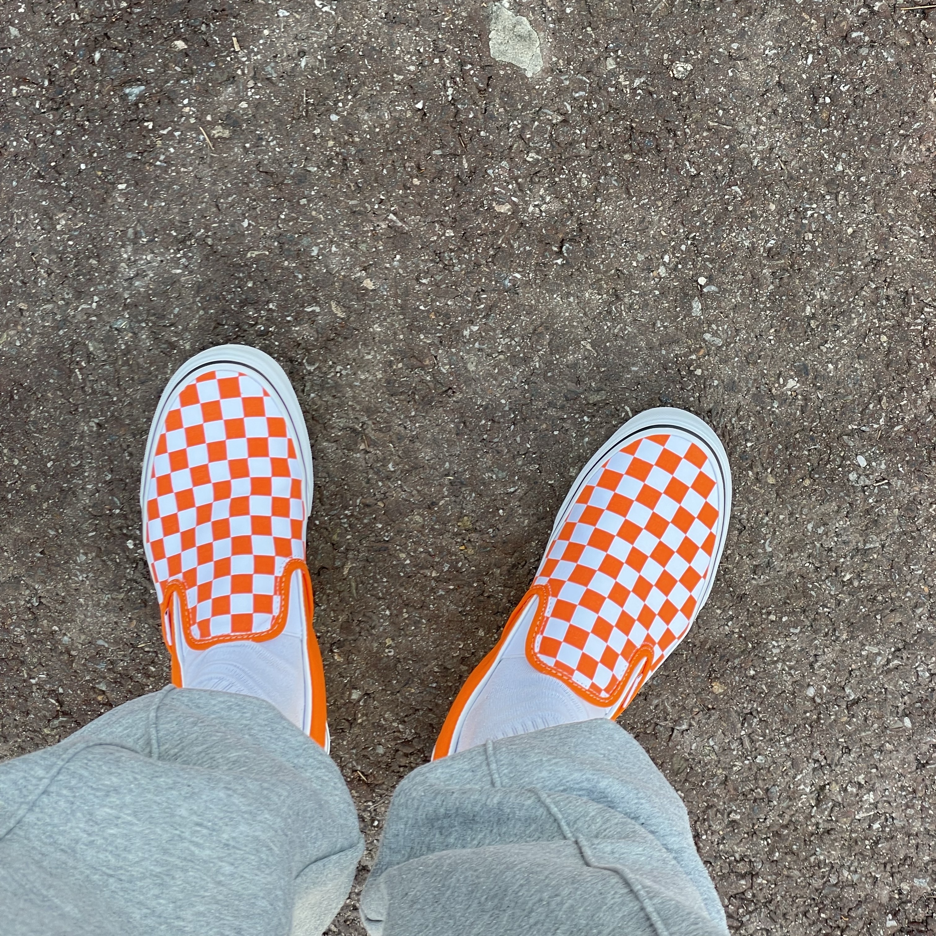 Vans Classic Slip-On Checkerboard Cadmium Orange True White 착용 스타일