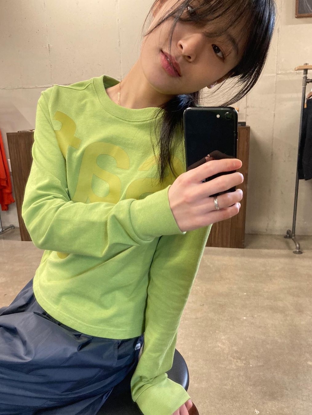 [KREAM 단독] Safarispot Women 1/2 Basic Safari LS T-Shirt Green, [KREAM 단독] Safarispot Basic Safari LS T-Shirt Green 착용 스타일