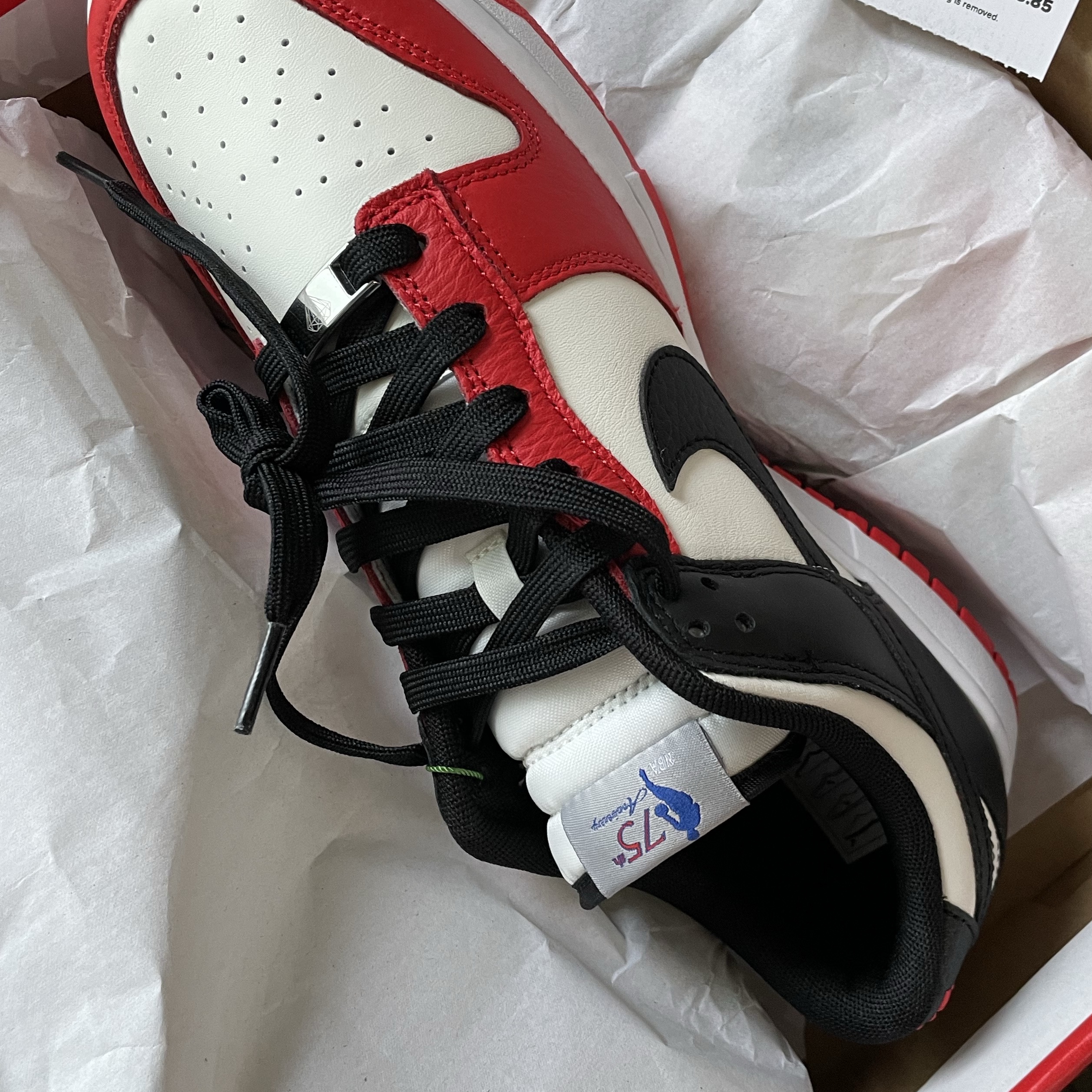 Nike x NBA Dunk Low Retro EMB Black and Chile Red 착용 스타일