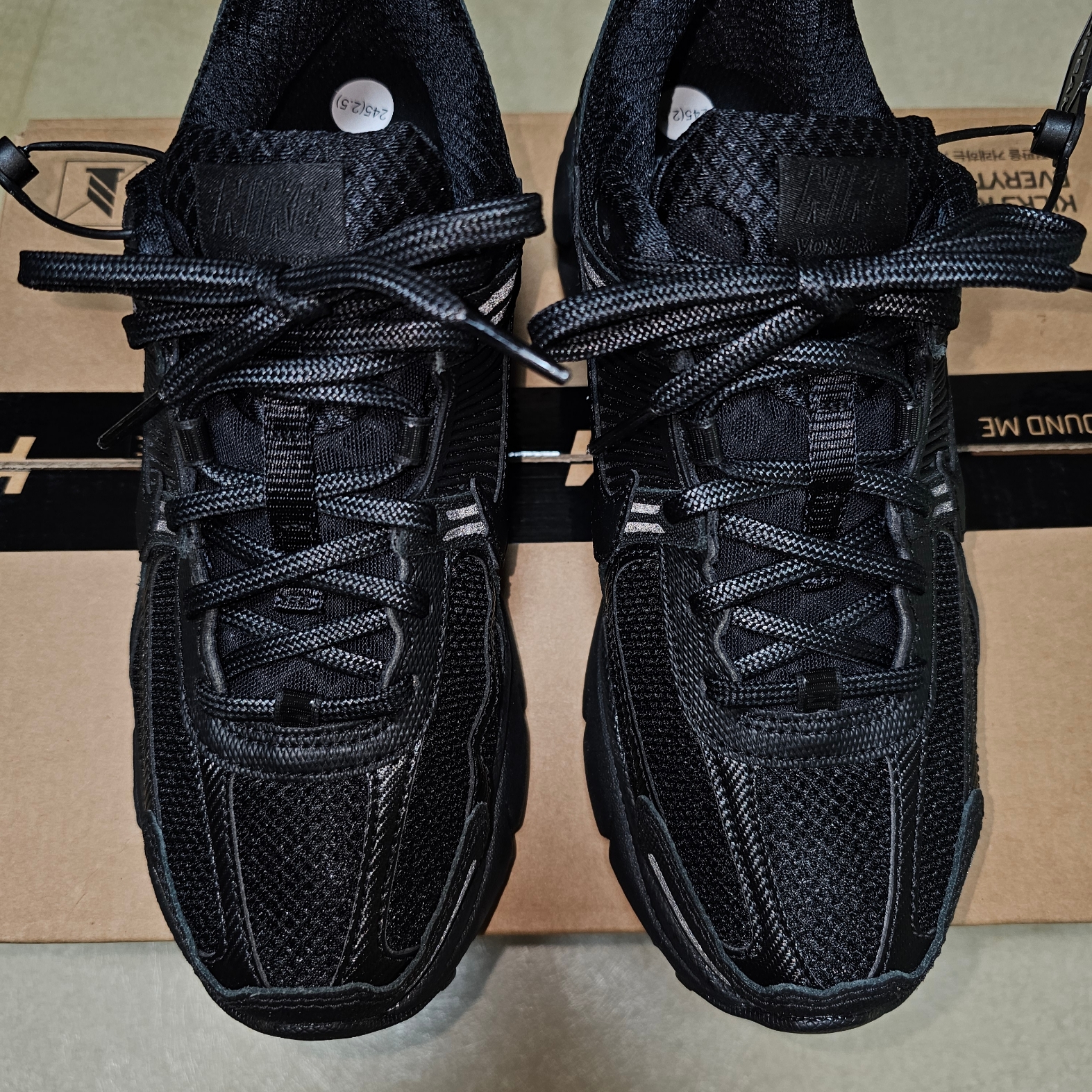 Nike Zoom Vomero 5 SP Black 착용 스타일