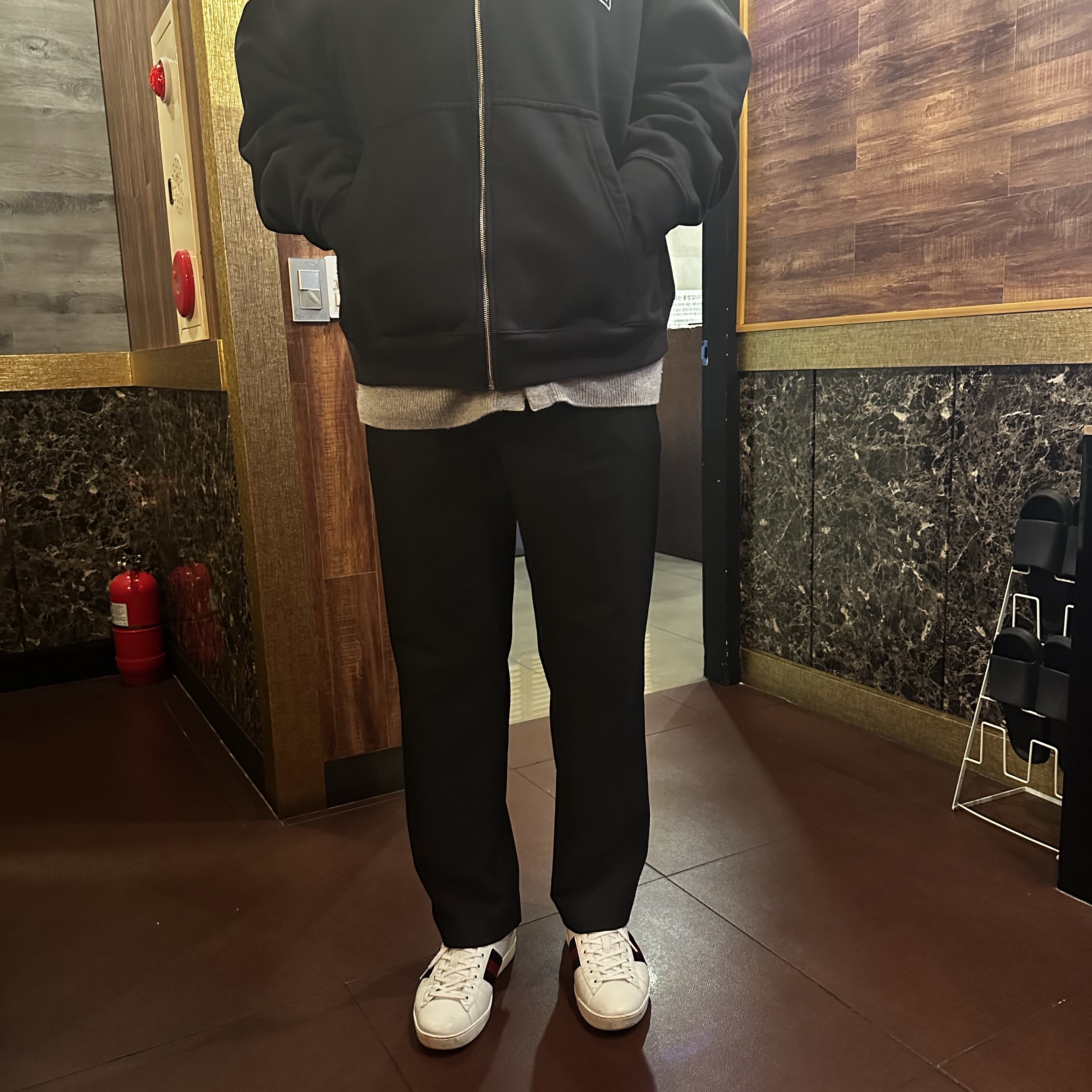 Nike x Stussy Full Zip Washed Fleece Hoodie Black (FJ9175-010) 착용 스타일