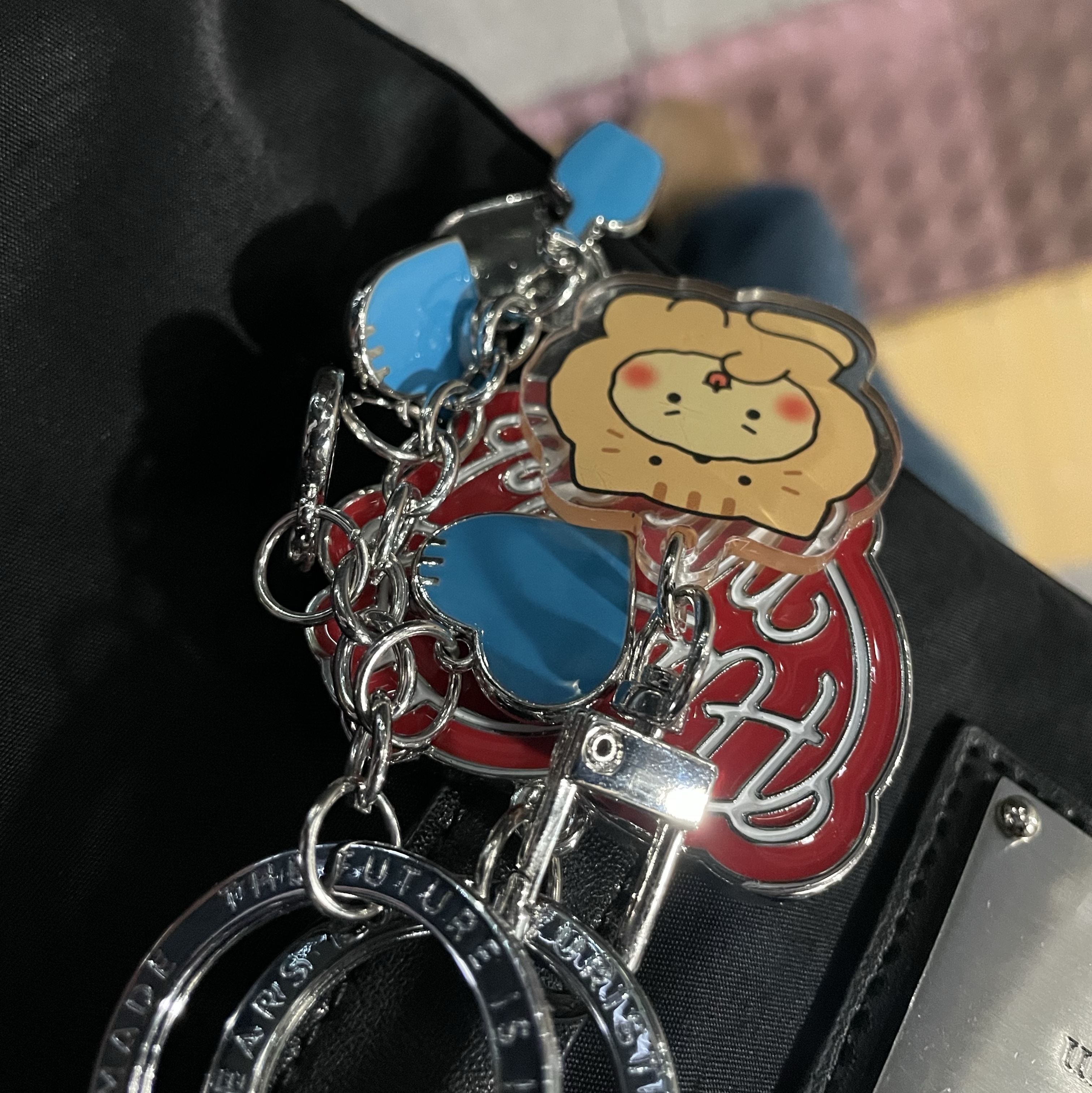 Human Made x Blue Bottle Coffee Key Charm Blue, Human Made Heart Keyring Red 착용 스타일 - 2