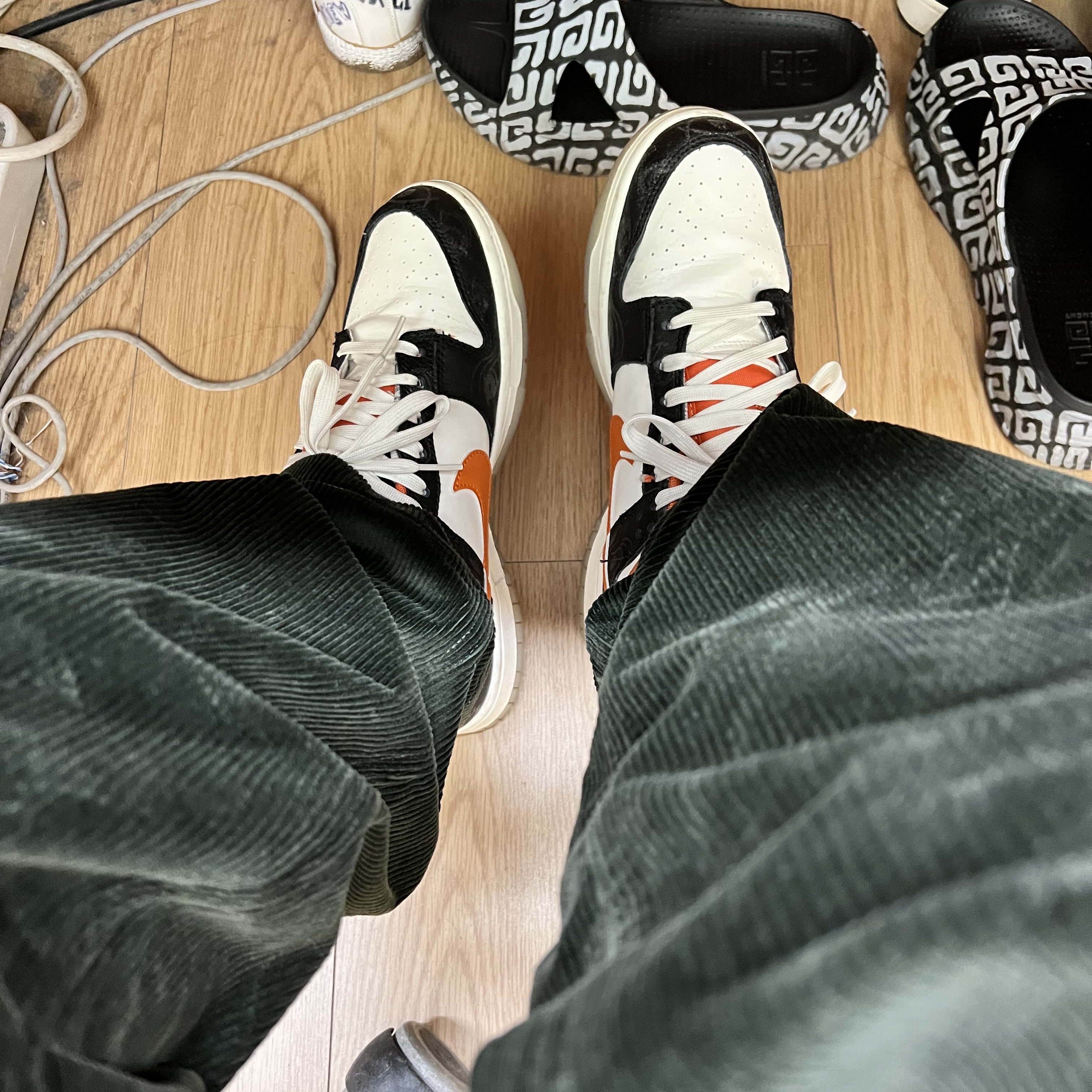 Nike Dunk Low Retro PRM Halloween 착용 스타일