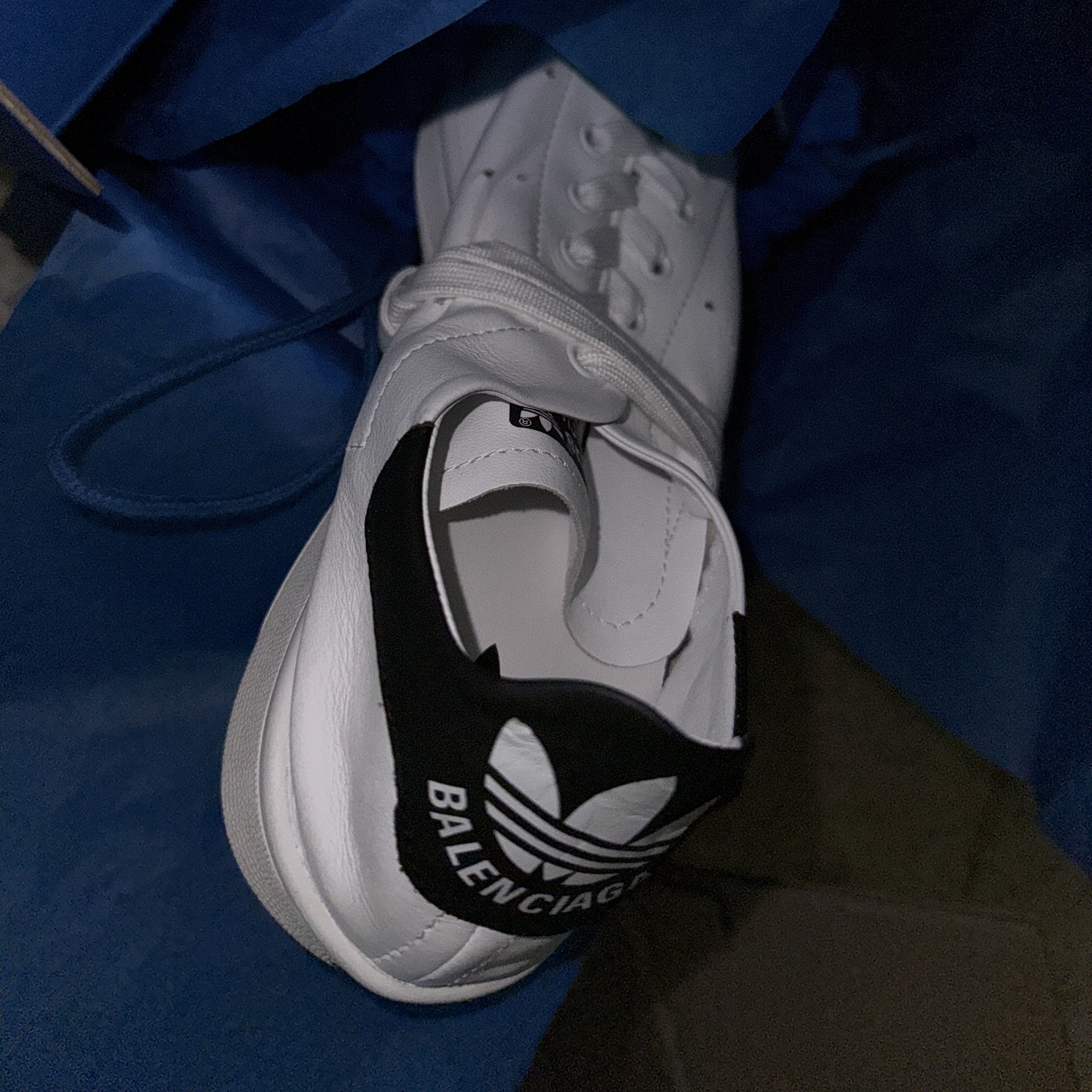 Balenciaga x Adidas Stan Smith Core White Core Black 착용 스타일