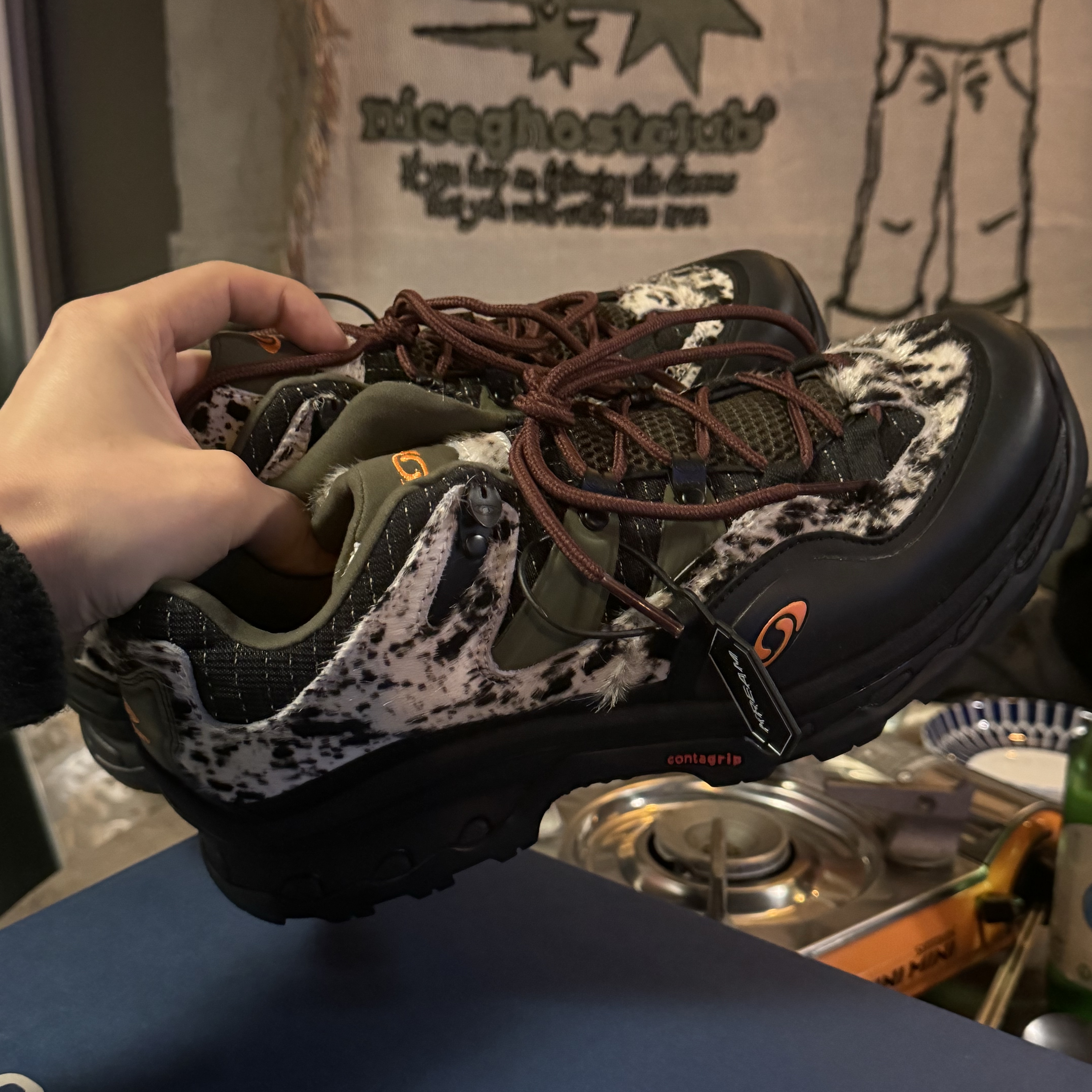 Salomon x The Broken Arm XT-Quest 2 Texas Black Olive Night 착용 스타일