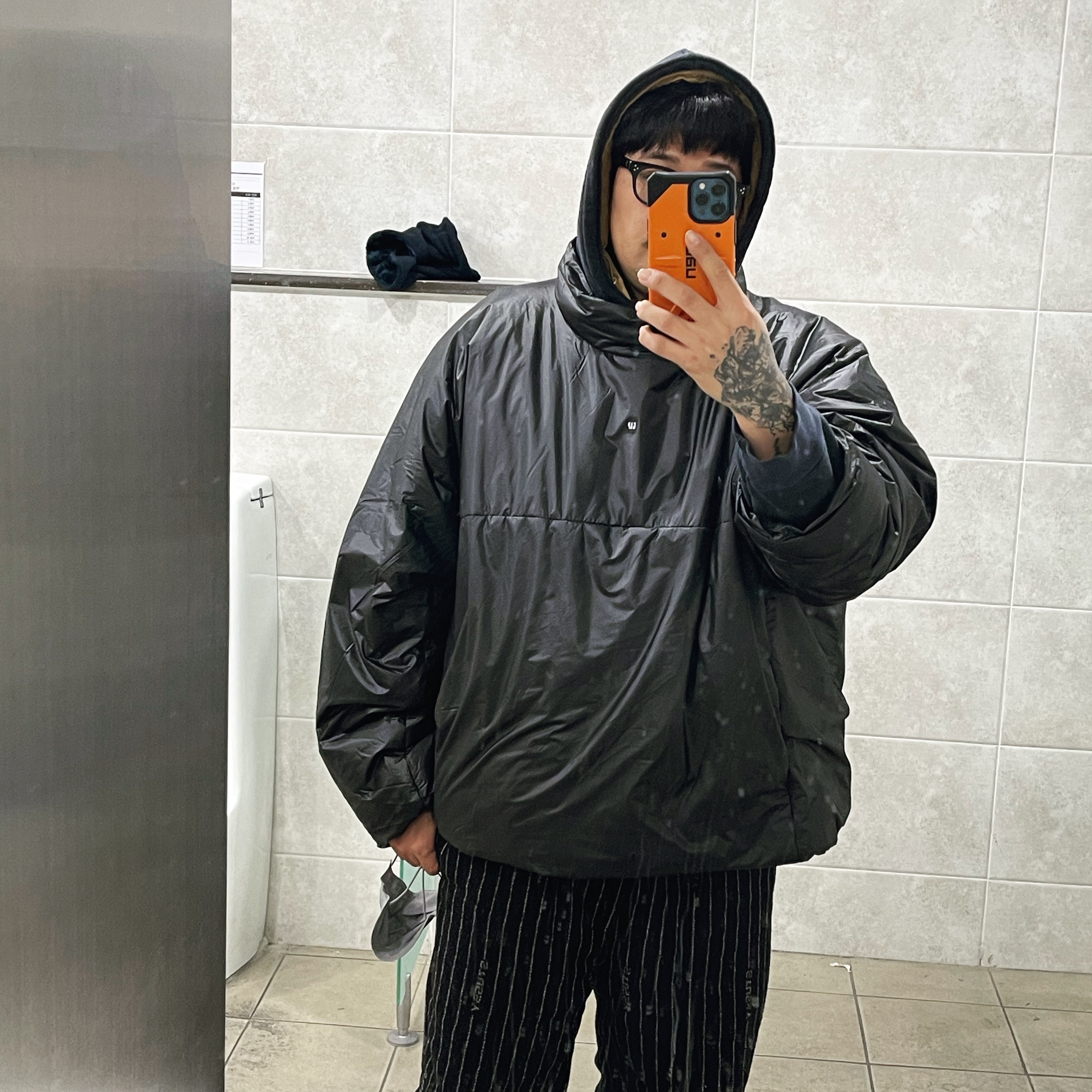 Yeezy Gap Engineered By Balenciaga Mock Neck Pullover Puffer Black, Nike x Stussy NRG Striped Wool Pants Black (DR4021-010) 착용 스타일