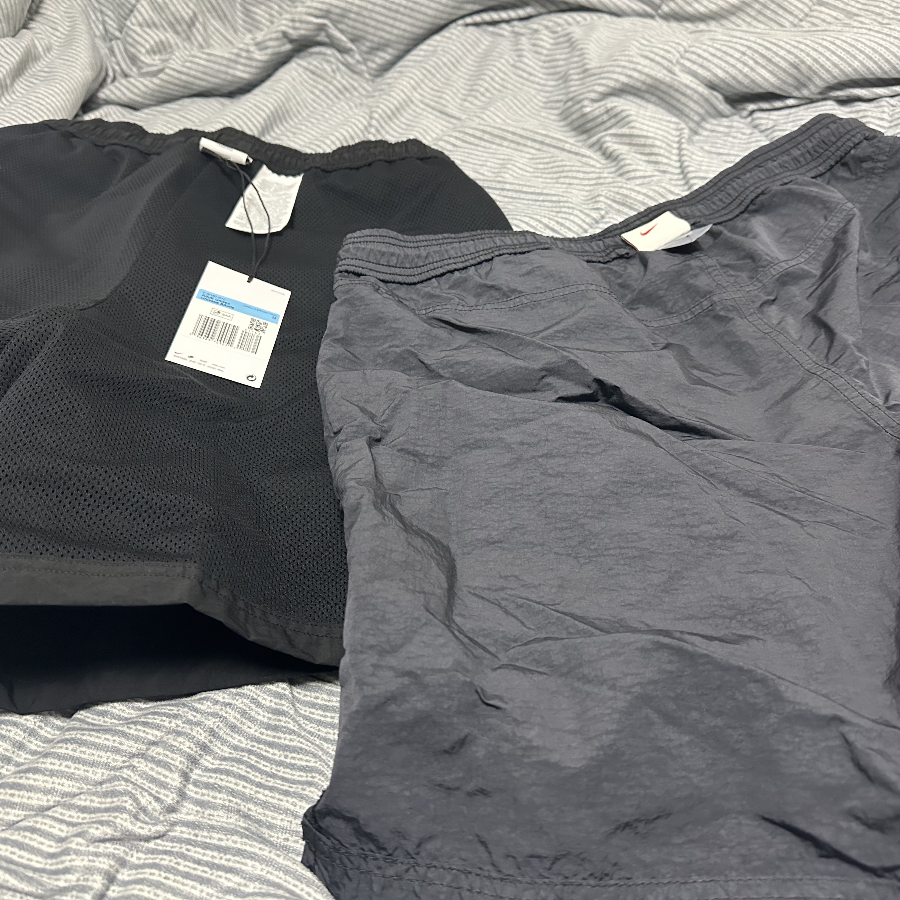 Nike x Stussy Shorts Black (FJ9167-010), Nike x Stussy Water Shorts Off Noir 착용 스타일 - 3